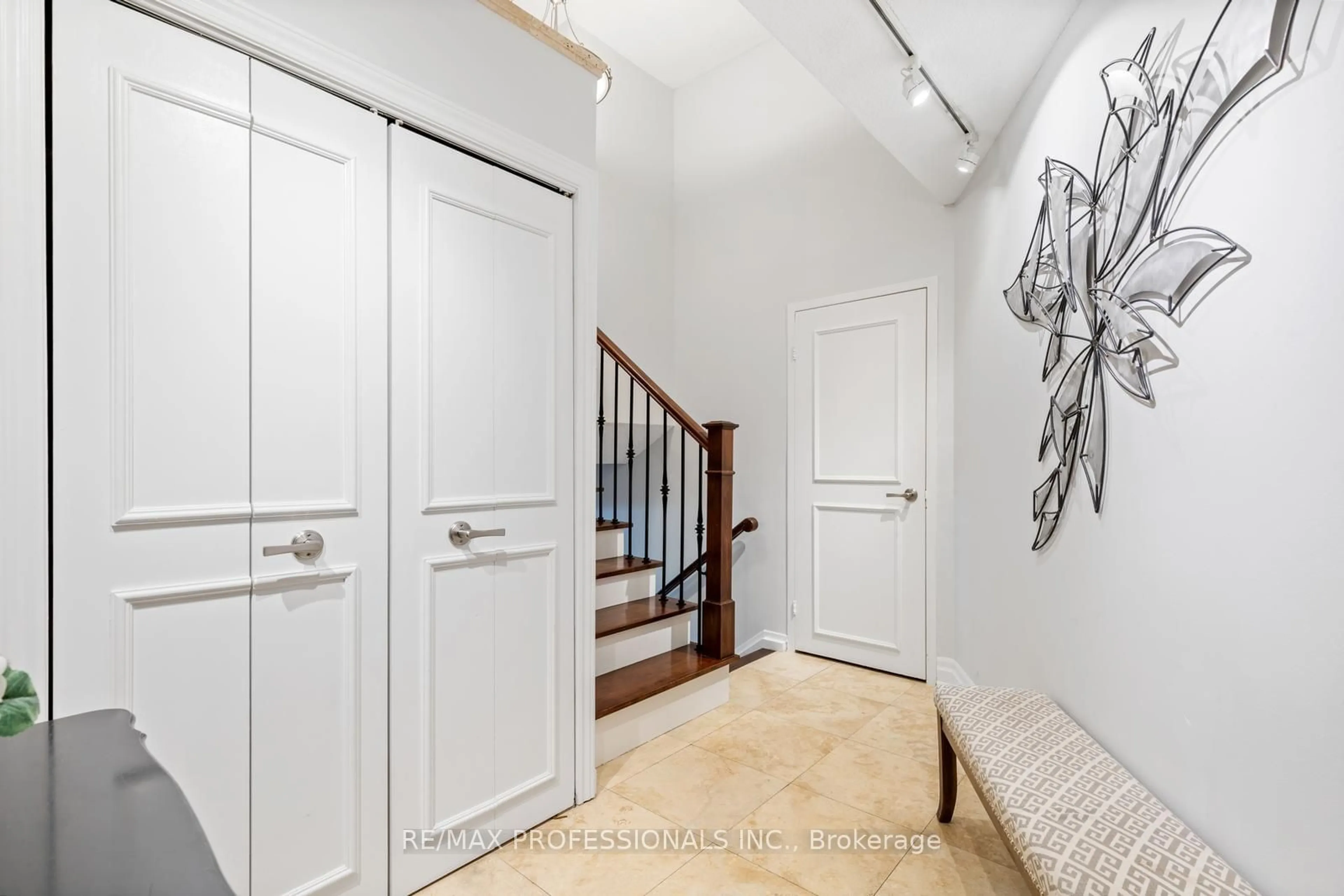 Indoor entryway, wood floors for 300 Mill Rd #G17, Toronto Ontario M9C 4W7