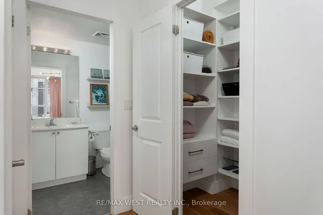 Additional property image - 45 Sousa Mendes St Unit 703