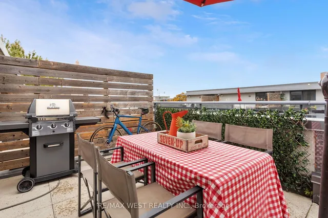 Additional property image - 45 Sousa Mendes St Unit 703