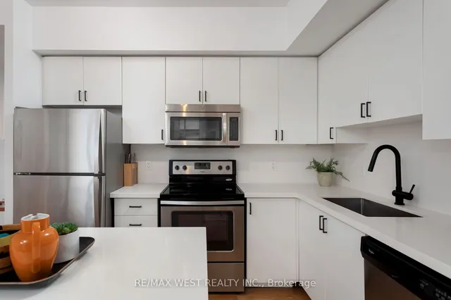 Additional property image - 45 Sousa Mendes St Unit 703