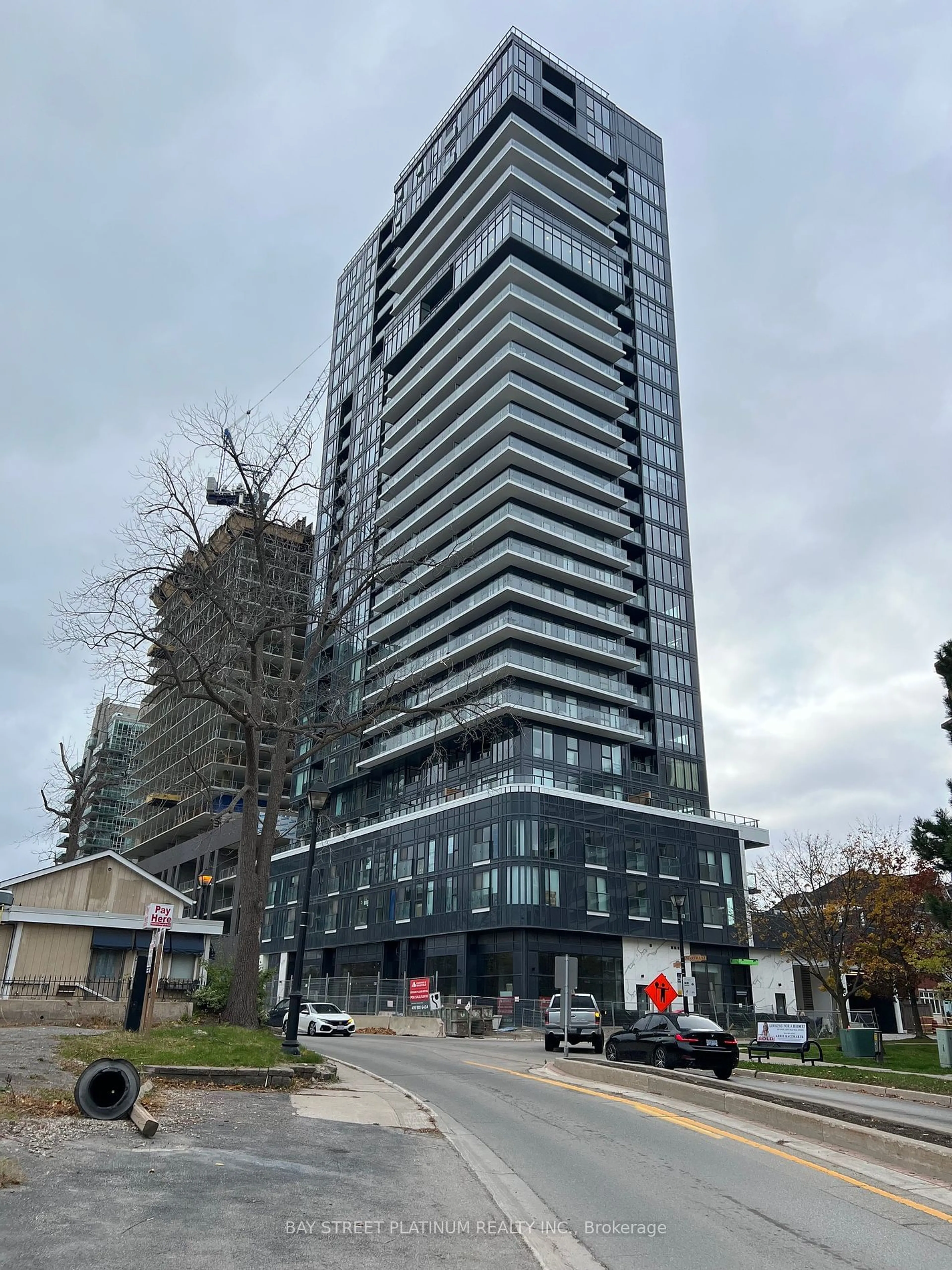 A pic from exterior of the house or condo, the front or back of building for 370 MARTHA St #2203, Burlington Ontario L7R 0G9