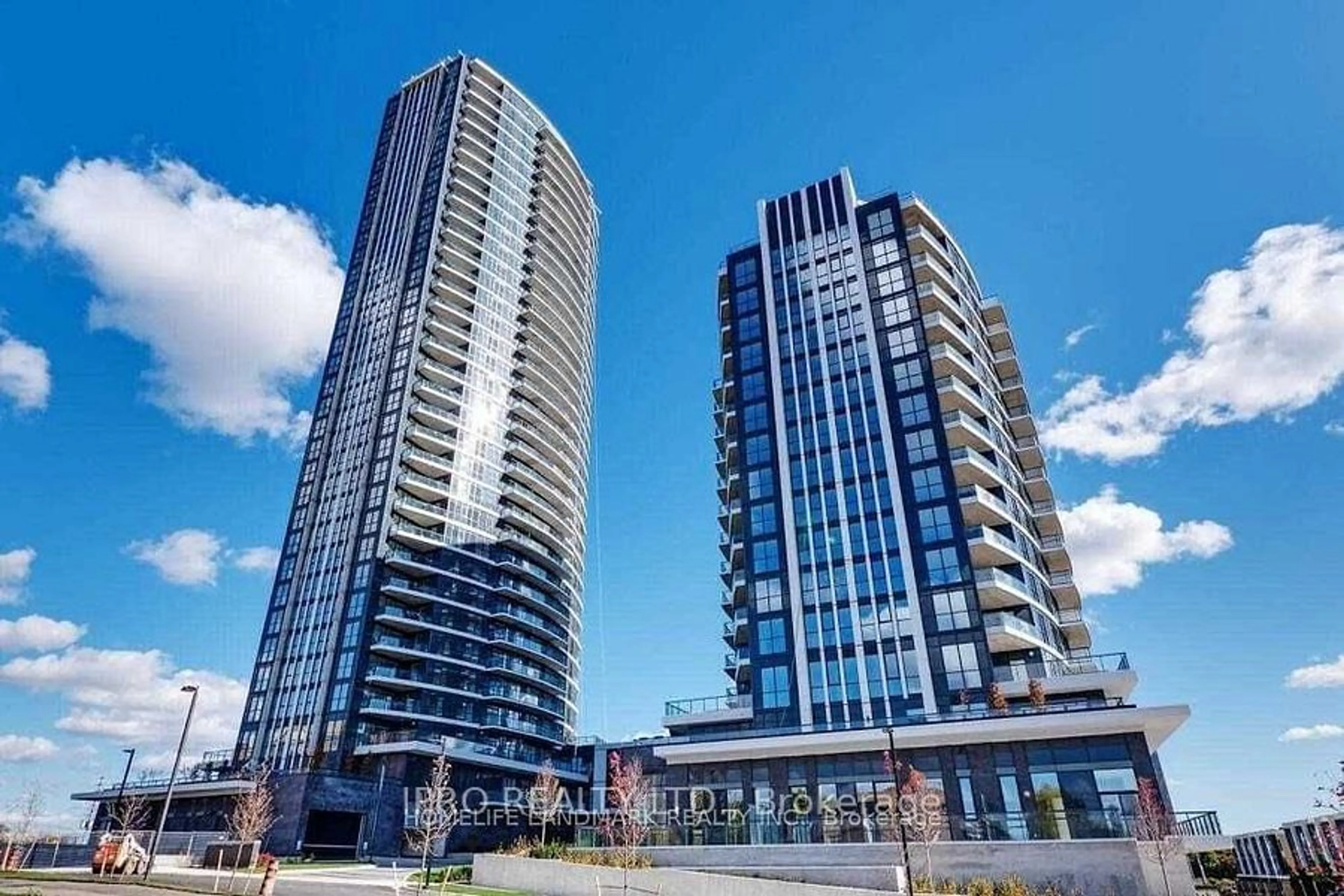 A pic from exterior of the house or condo, the view of city buildings for 35 Watergarden Dr #1916, Mississauga Ontario L5R 0G8