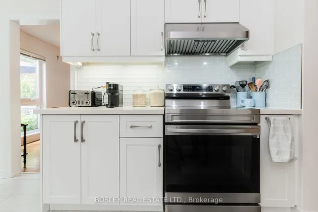 Additional property image - 4357 Bloor St Unit 10