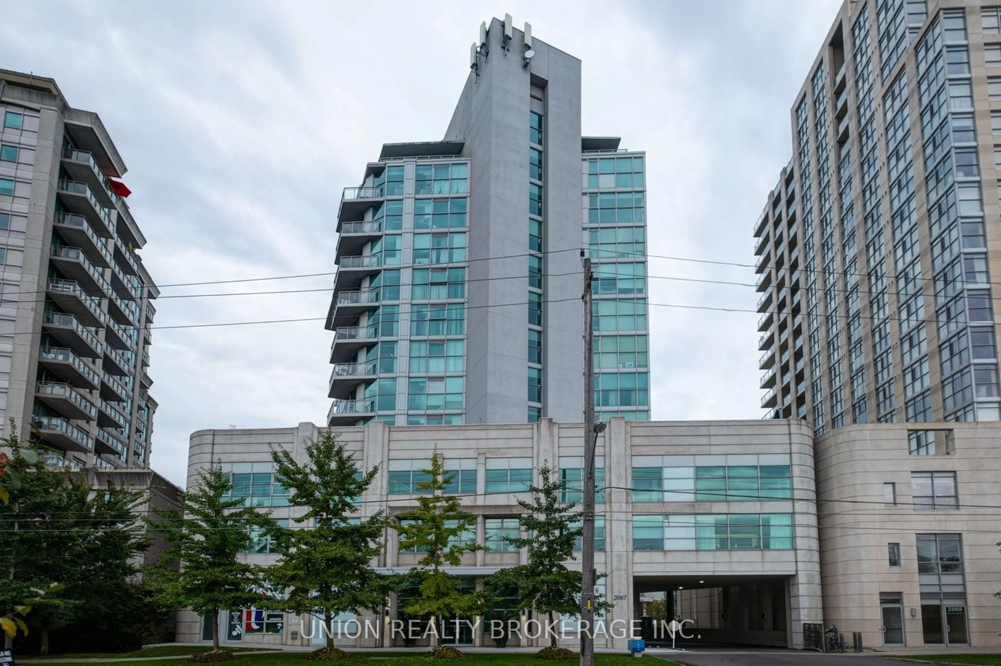 A pic from exterior of the house or condo, the front or back of building for 2067 Lake shore Blvd #802, Toronto Ontario M8V 4B8