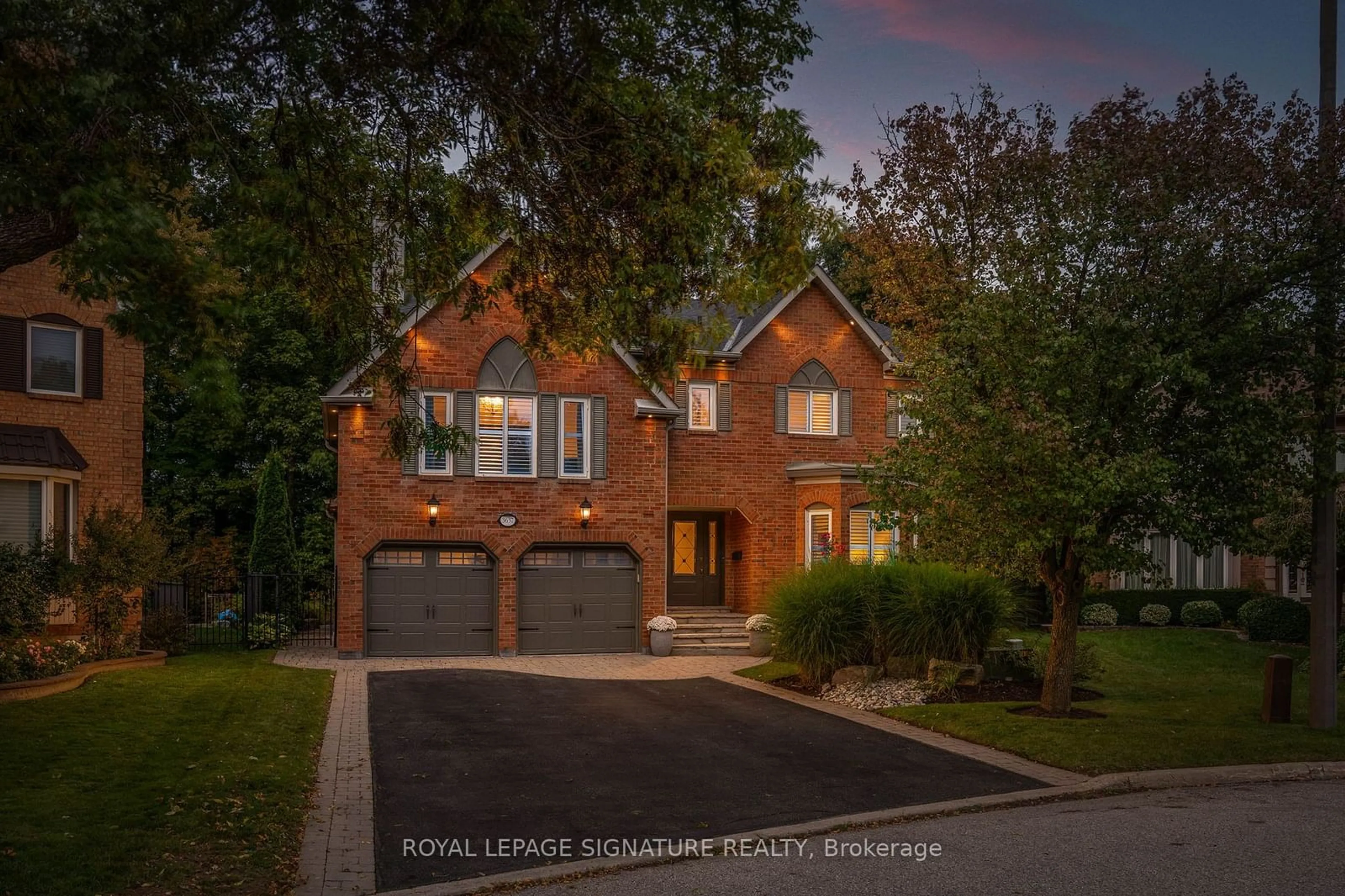 Home with brick exterior material for 3637 St. Laurent Crt, Mississauga Ontario L5L 4T2