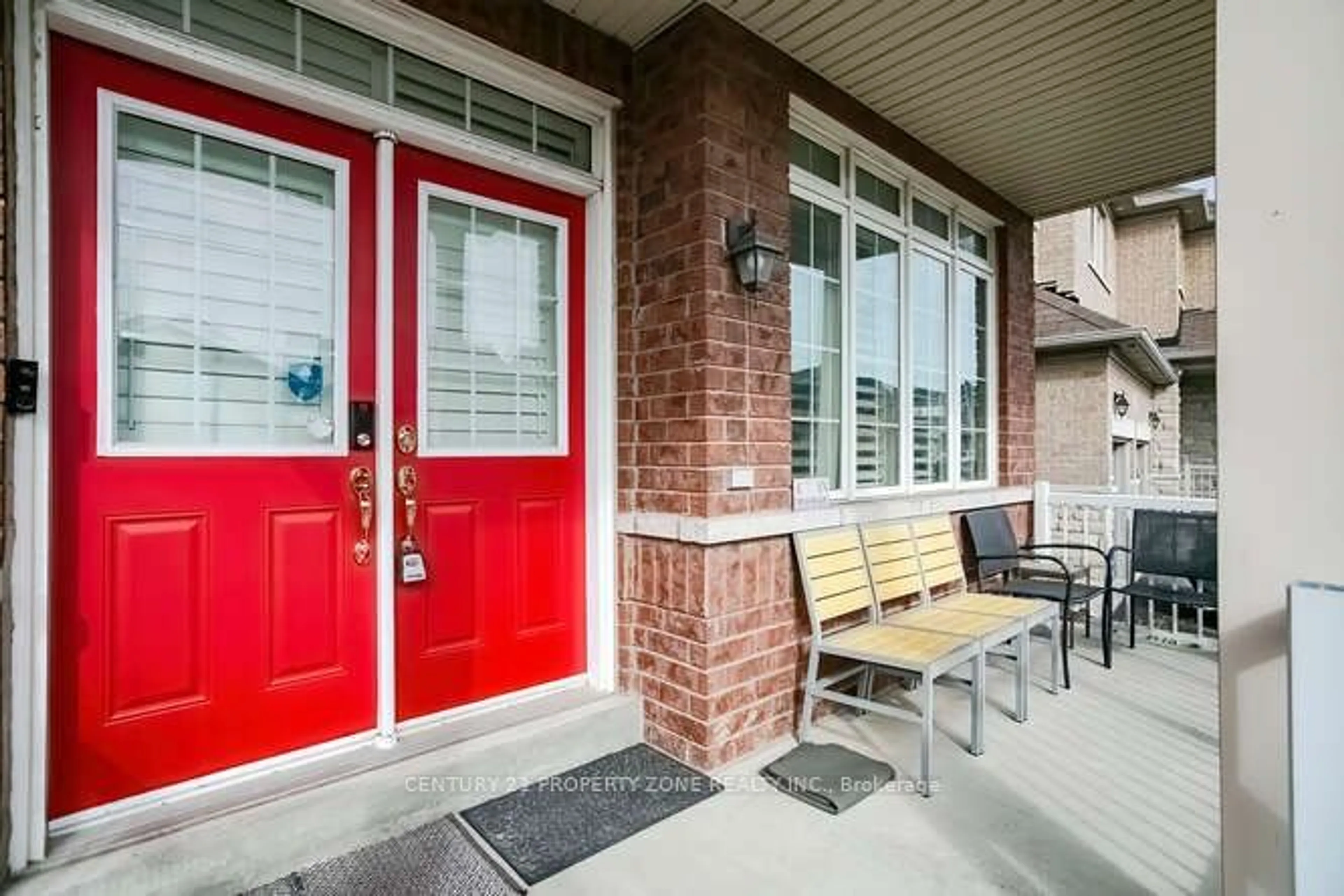 Indoor entryway, wood floors for 120 Bellchase Tr, Brampton Ontario L6P 3L3