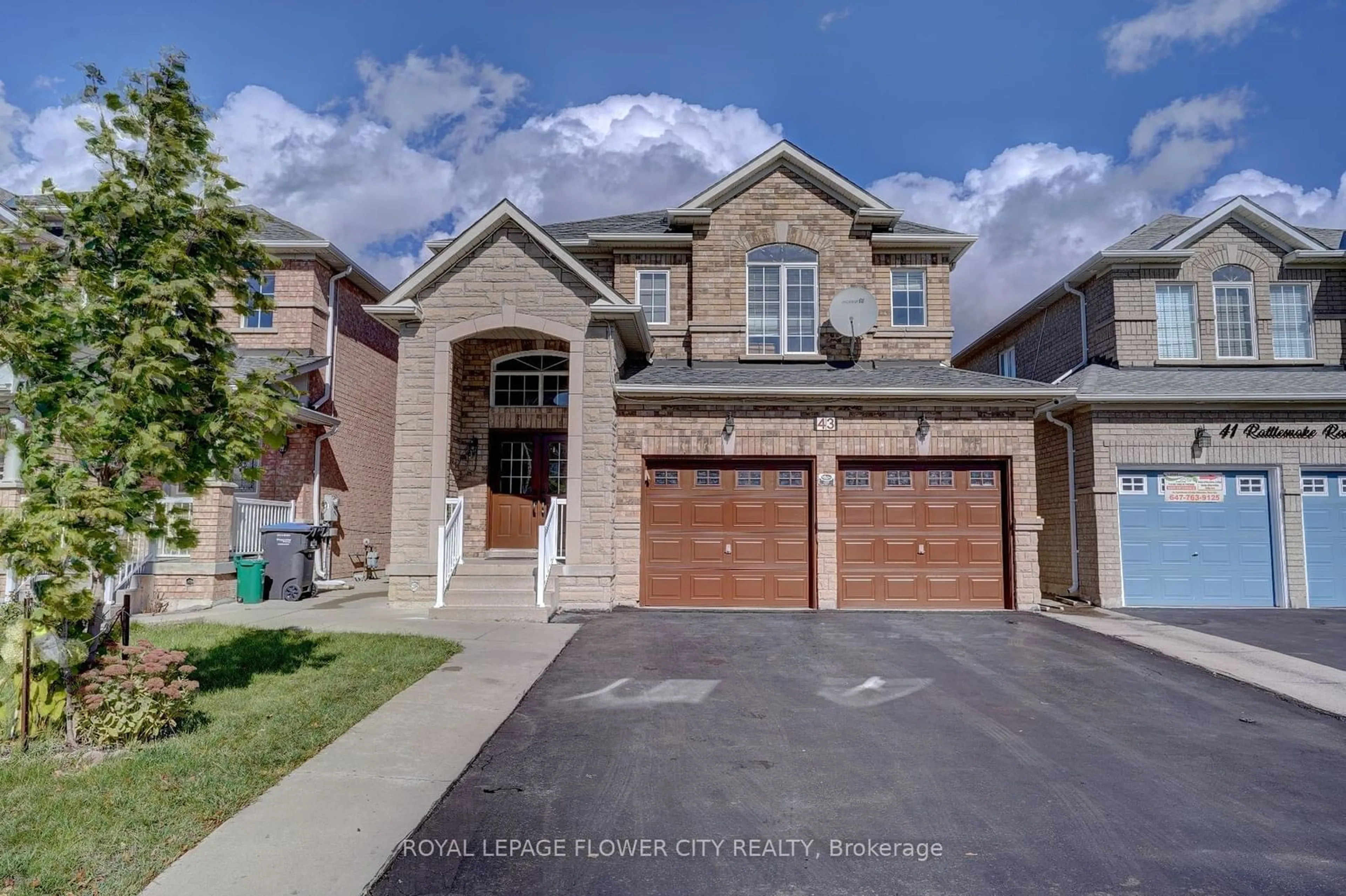 Frontside or backside of a home, the street view for 43 Rattlesnake Rd, Brampton Ontario L6R 3B9