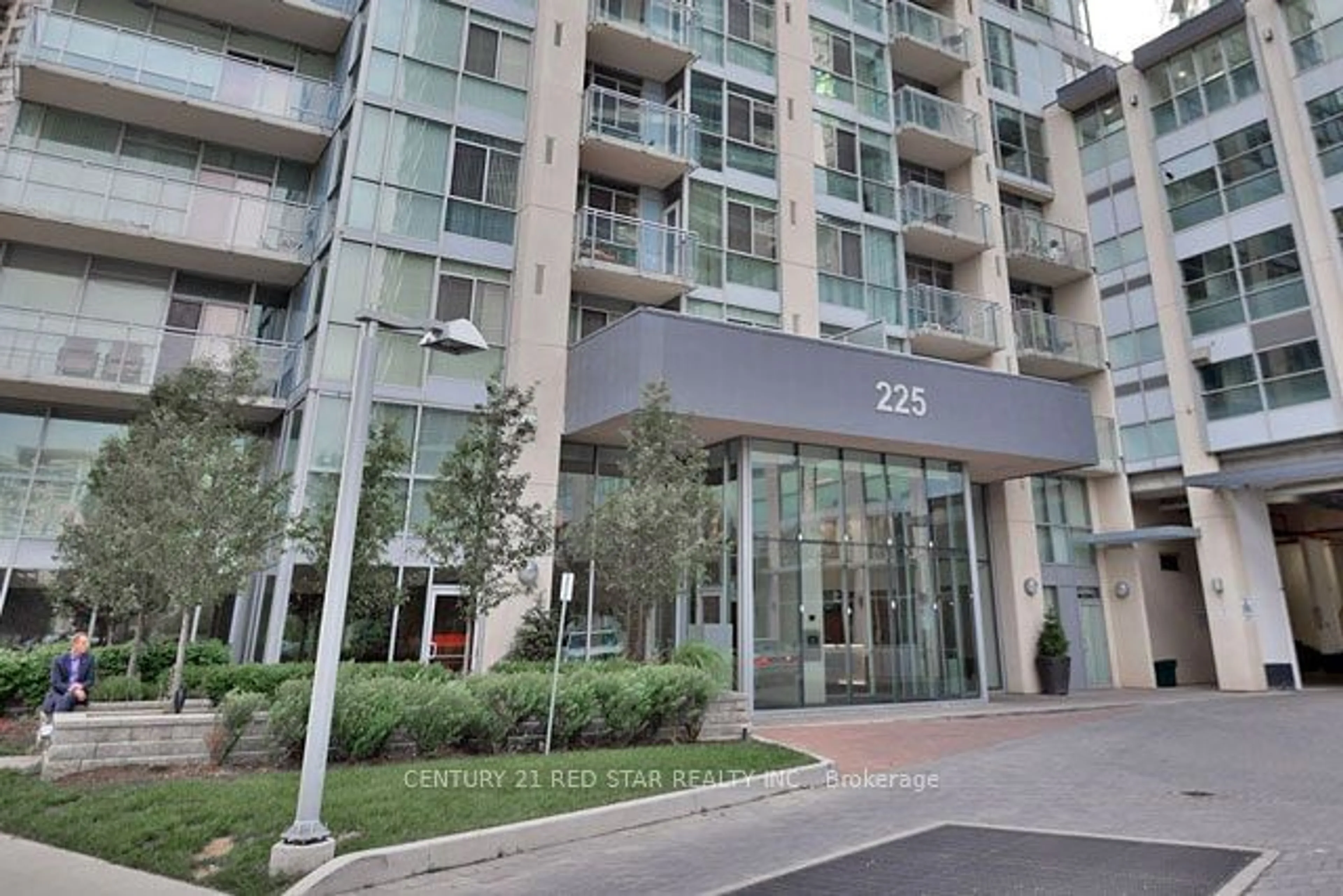 A pic from exterior of the house or condo, the front or back of building for 225 Webb Dr #1908, Mississauga Ontario L5B 3Y5