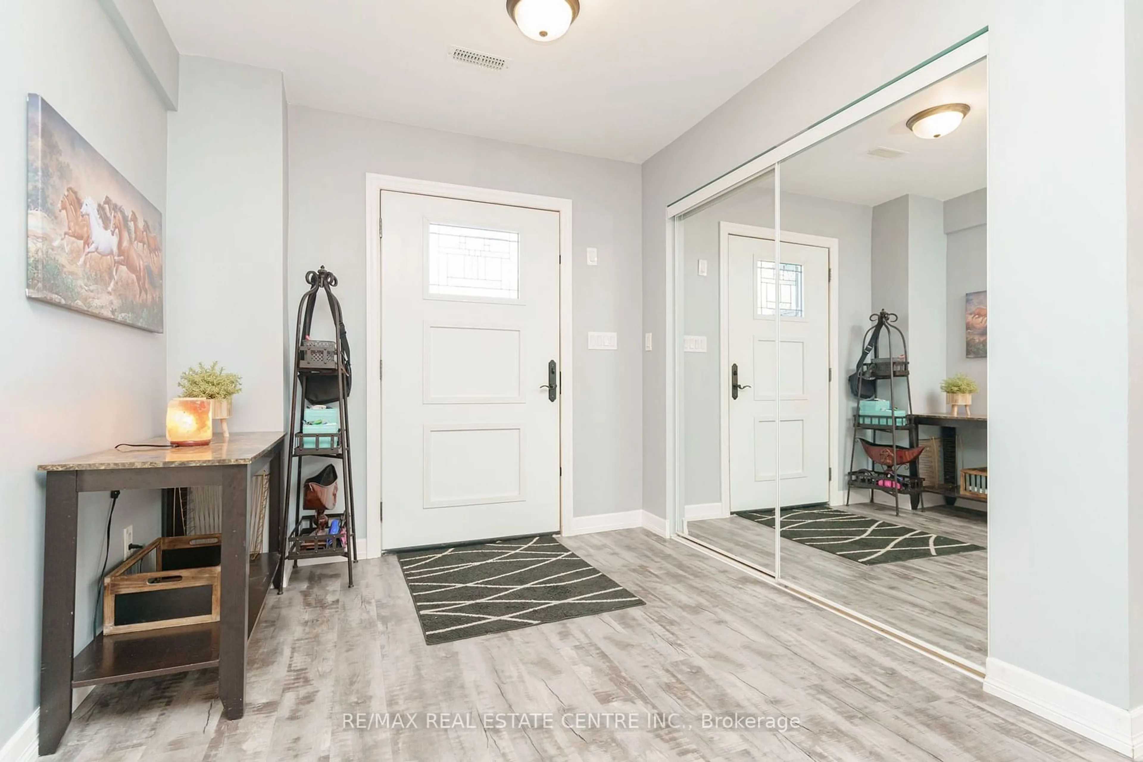 Indoor entryway, wood floors for 34 College Ave, Orangeville Ontario L9W 3H5