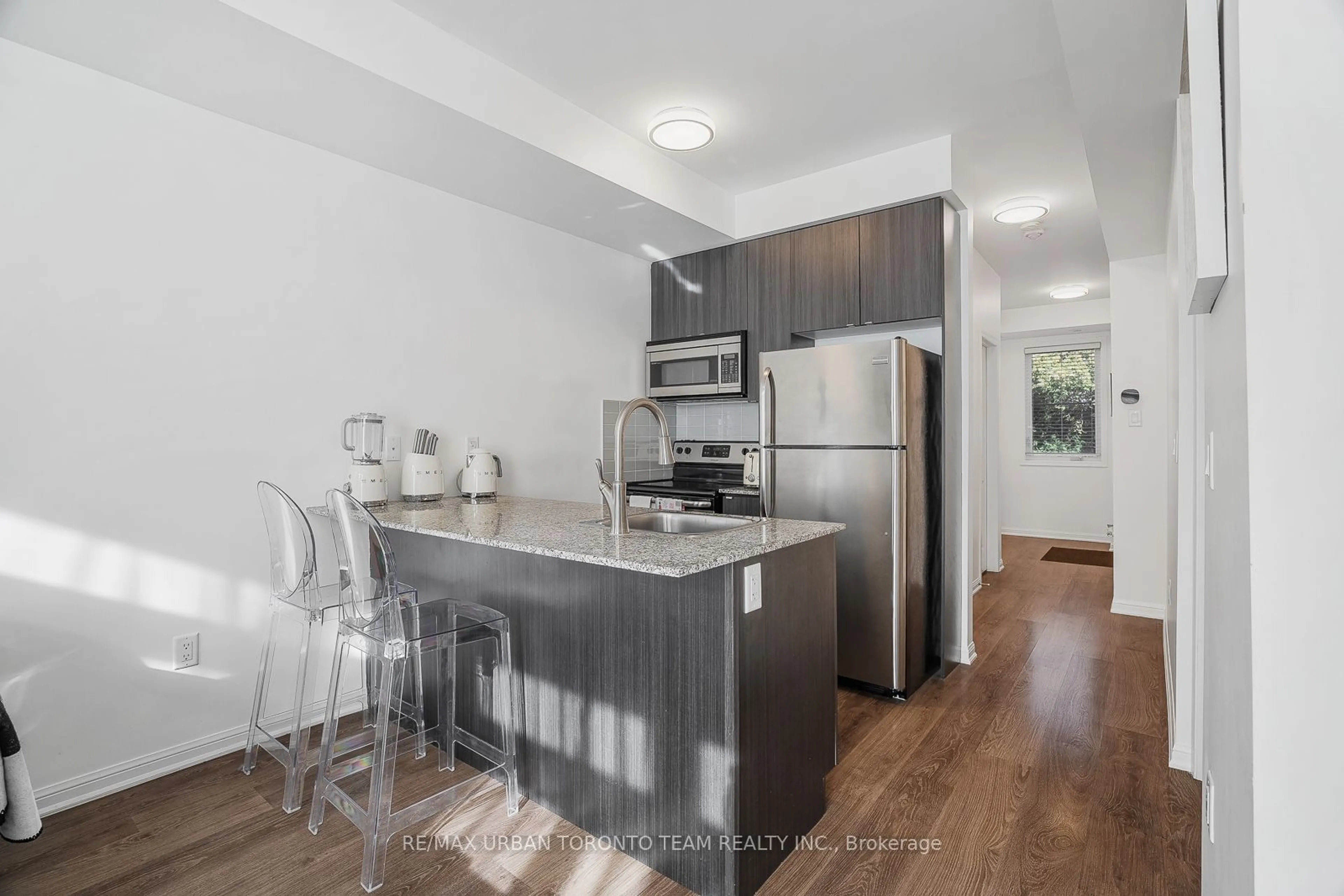 Open concept kitchen for 390 Hopewell Ave #130, Toronto Ontario M6E 2S2