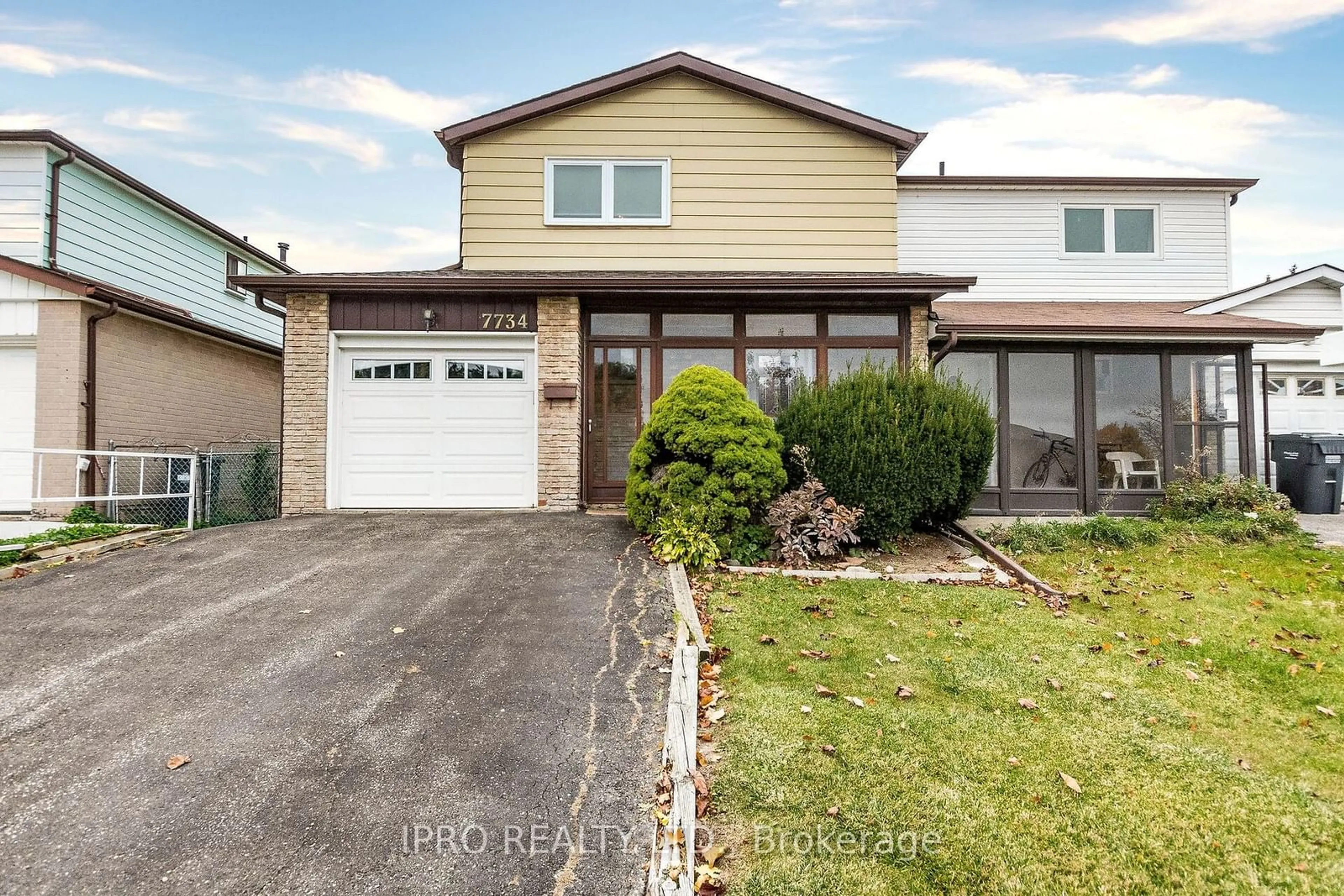 Frontside or backside of a home, cottage for 7734 Benavon Rd, Mississauga Ontario L6V 1B9