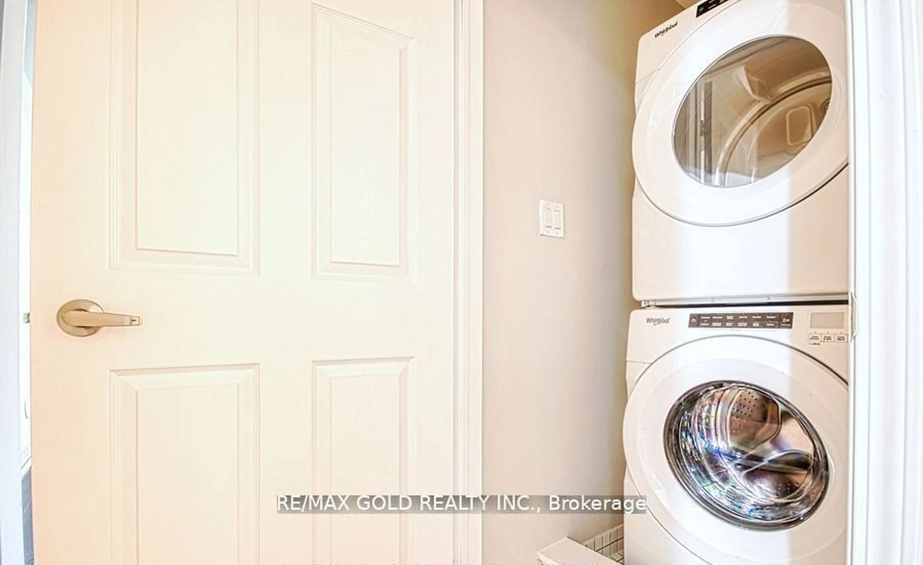 Laundry room for 250 Sunny Meadow Blvd #118, Brampton Ontario L6R 3Y7