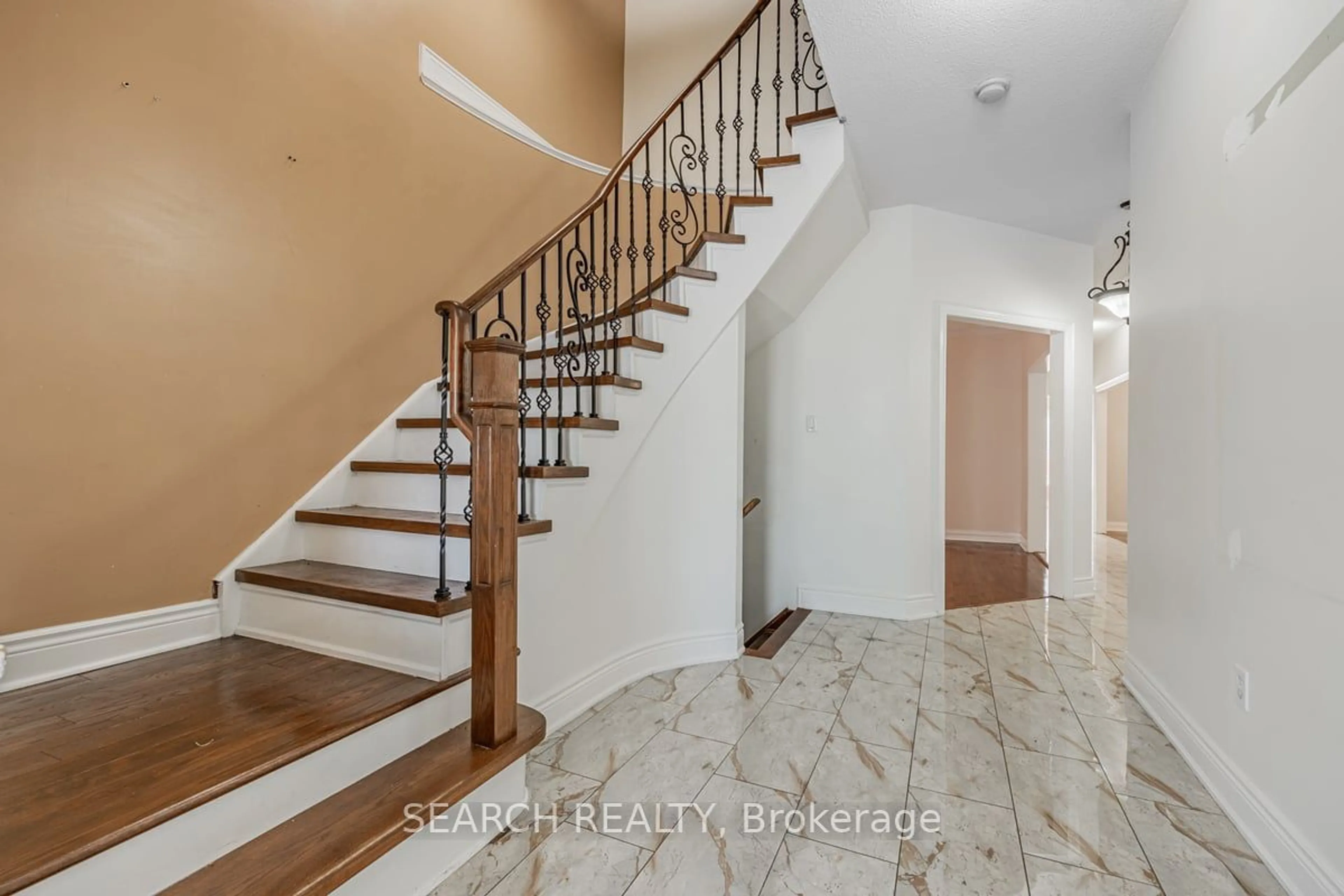 Stairs for 7 Homeview Rd, Brampton Ontario L6R 2L9