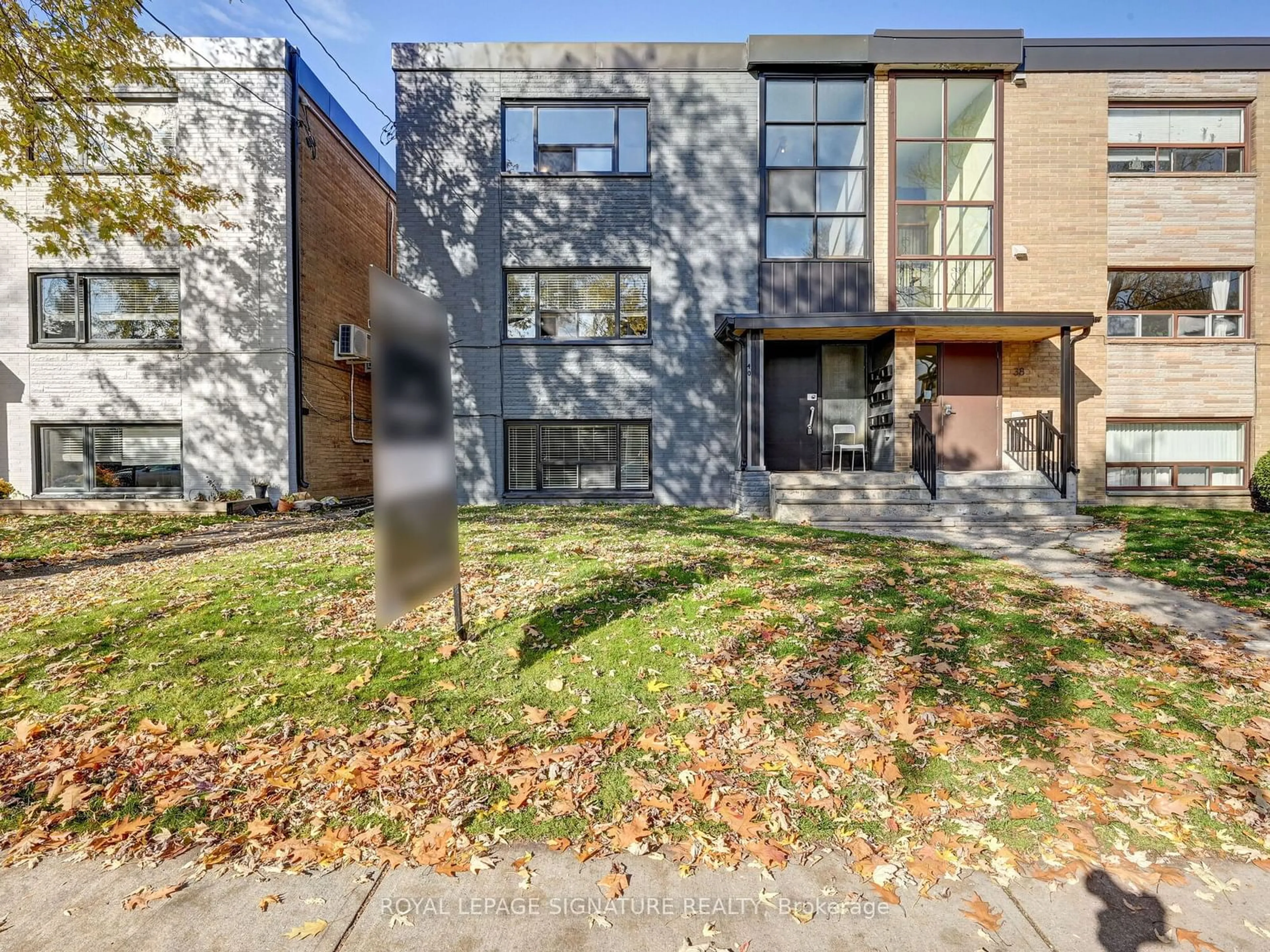 A pic from exterior of the house or condo, the street view for 40 Cavell Ave, Toronto Ontario M8V 1P2