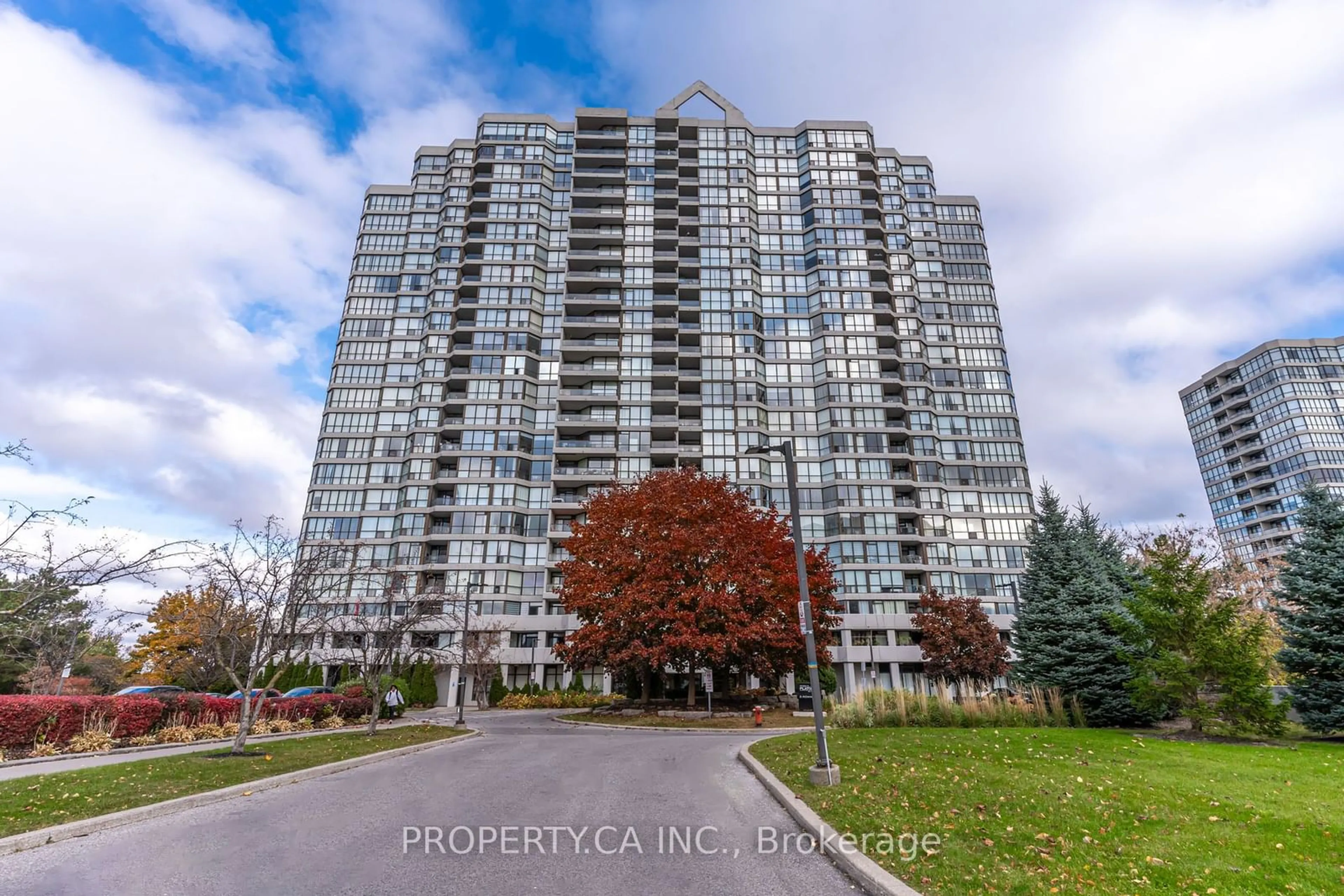 A pic from exterior of the house or condo, the front or back of building for 3 Rowntree Rd #1701, Toronto Ontario M9V 5G8