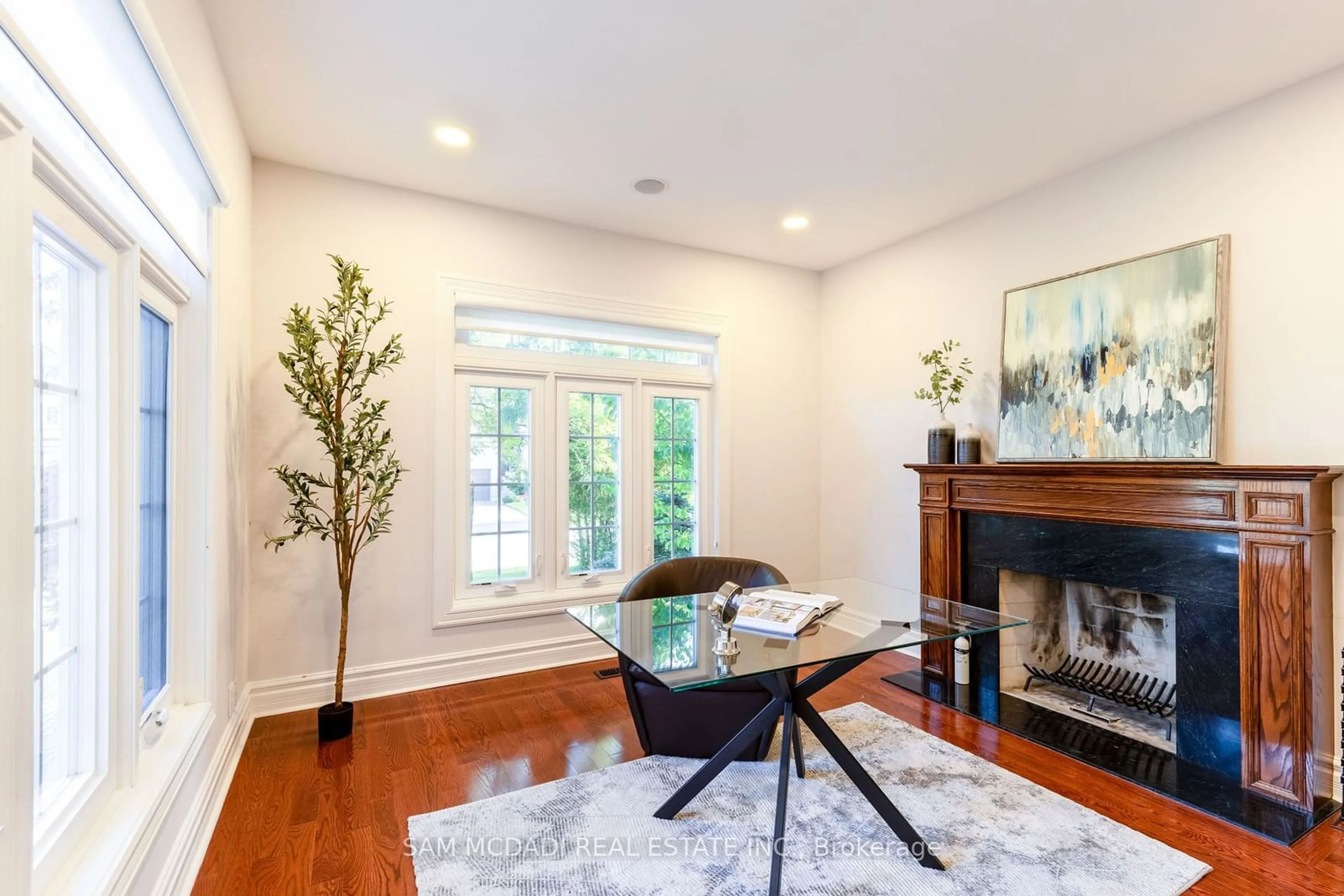 Living room, wood floors for 3862 O'neil Gate, Mississauga Ontario L5L 5X6