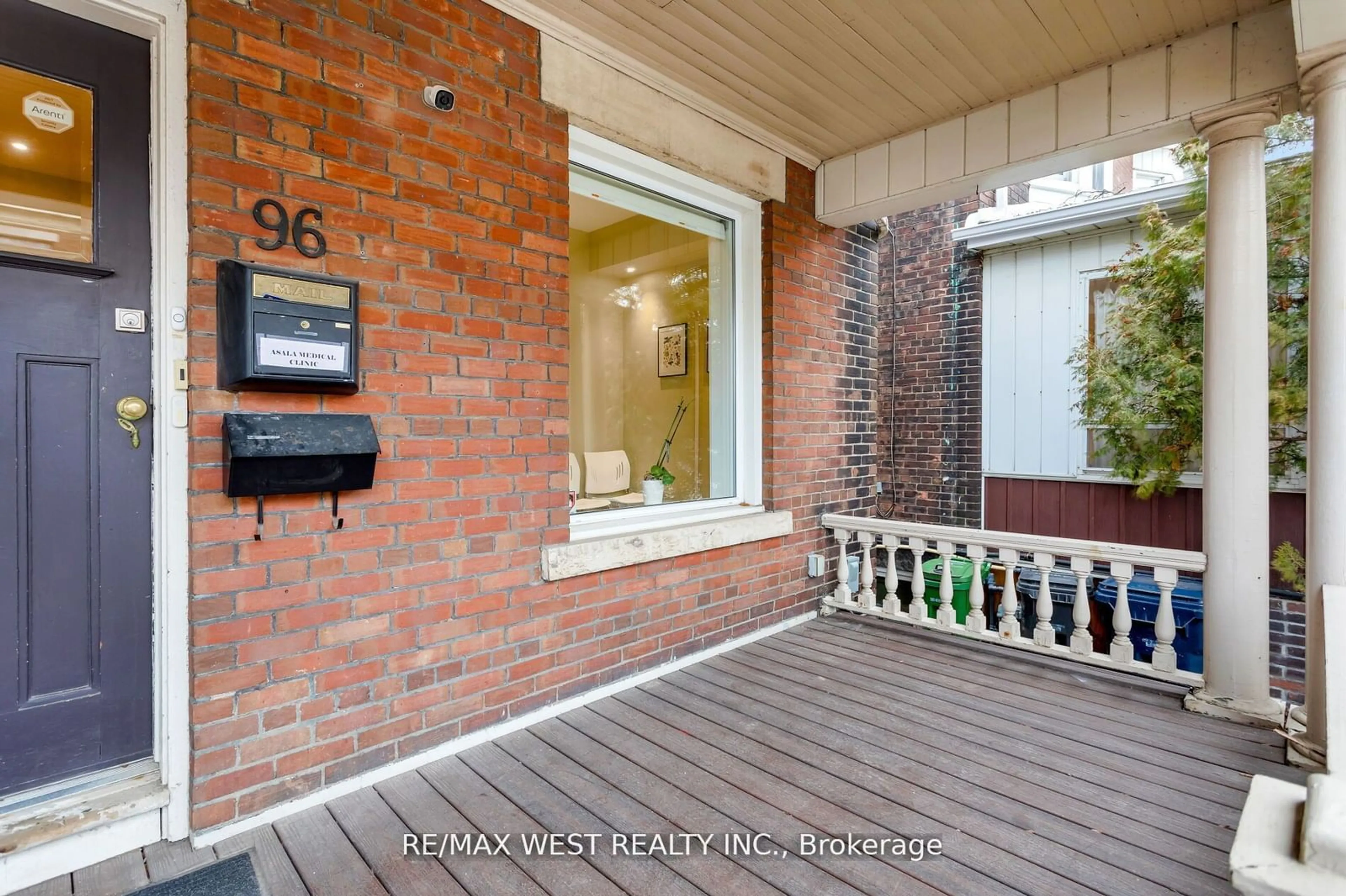 Indoor entryway, wood floors for 96 Roncesvalles Ave, Toronto Ontario M6R 2K8