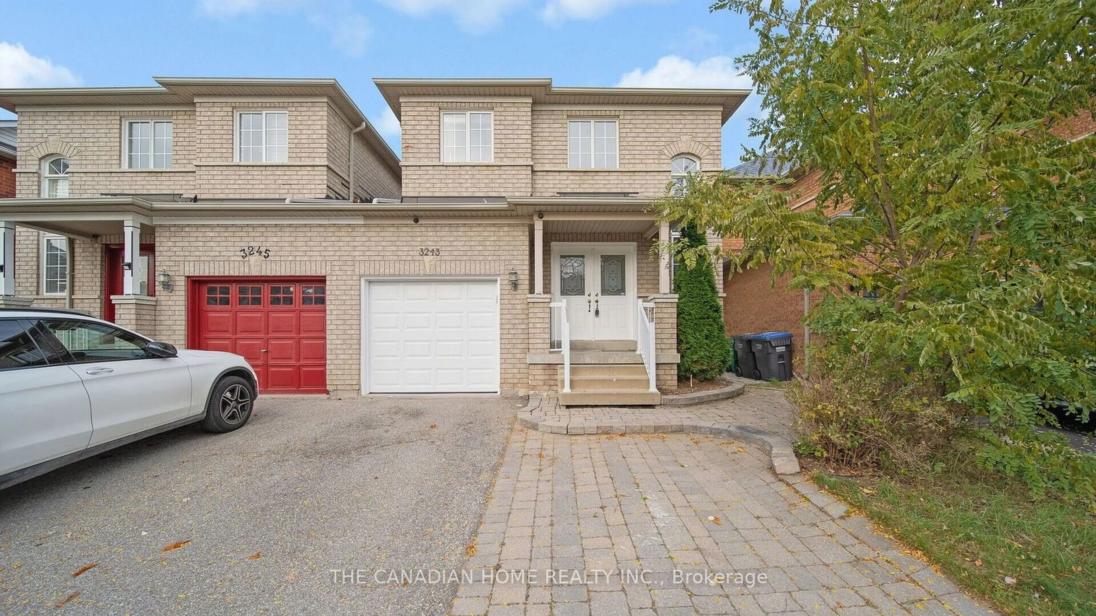 A pic from exterior of the house or condo, the street view for 3243 Ridgeleigh Hts, Mississauga Ontario L5M 6S7