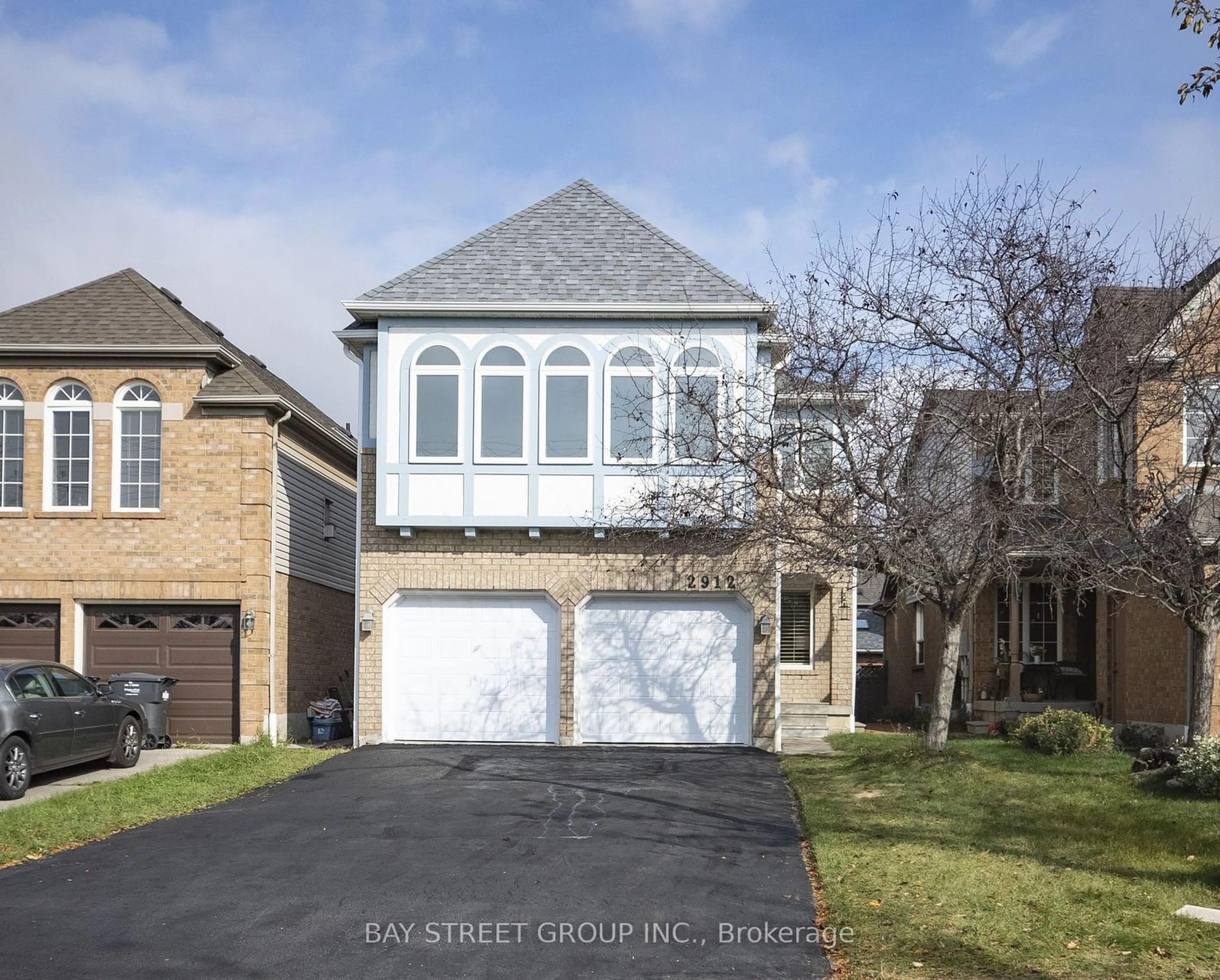 Frontside or backside of a home, the street view for 2912 Gardenview Cres, Mississauga Ontario L5M 5T3