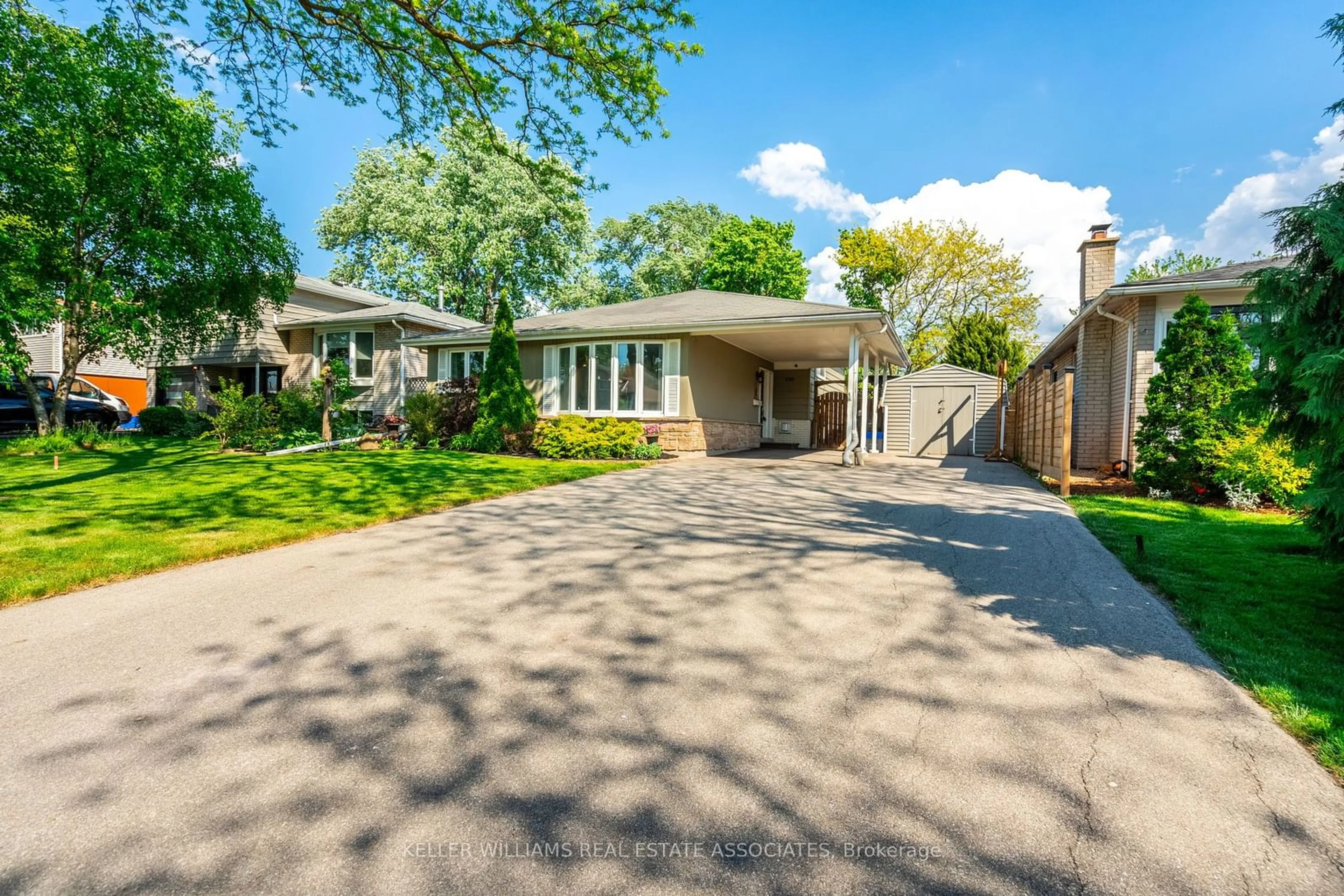 Frontside or backside of a home, the street view for 5290 Joel Ave, Burlington Ontario L7L 3Y7