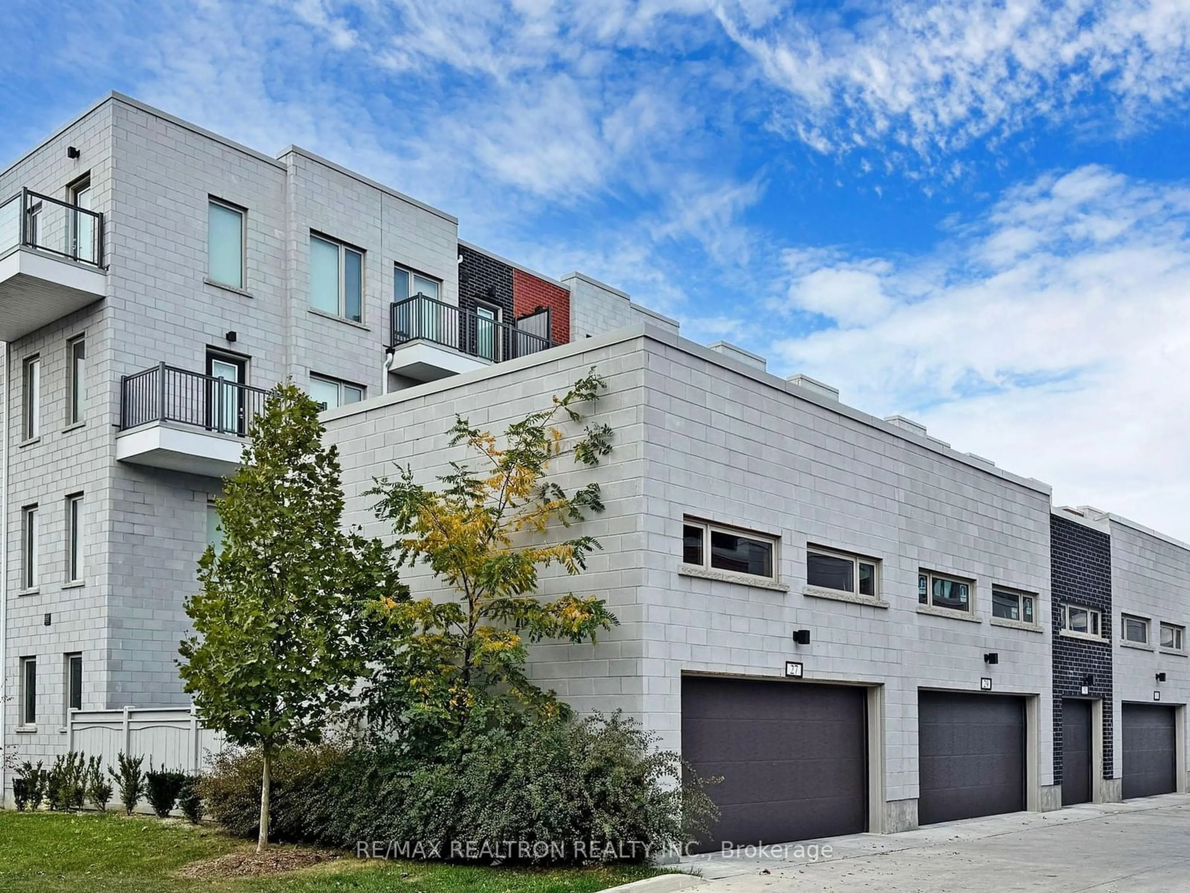 A pic from exterior of the house or condo, the front or back of building for 31 Frederick Tisdale Dr, Toronto Ontario M3K 0C4