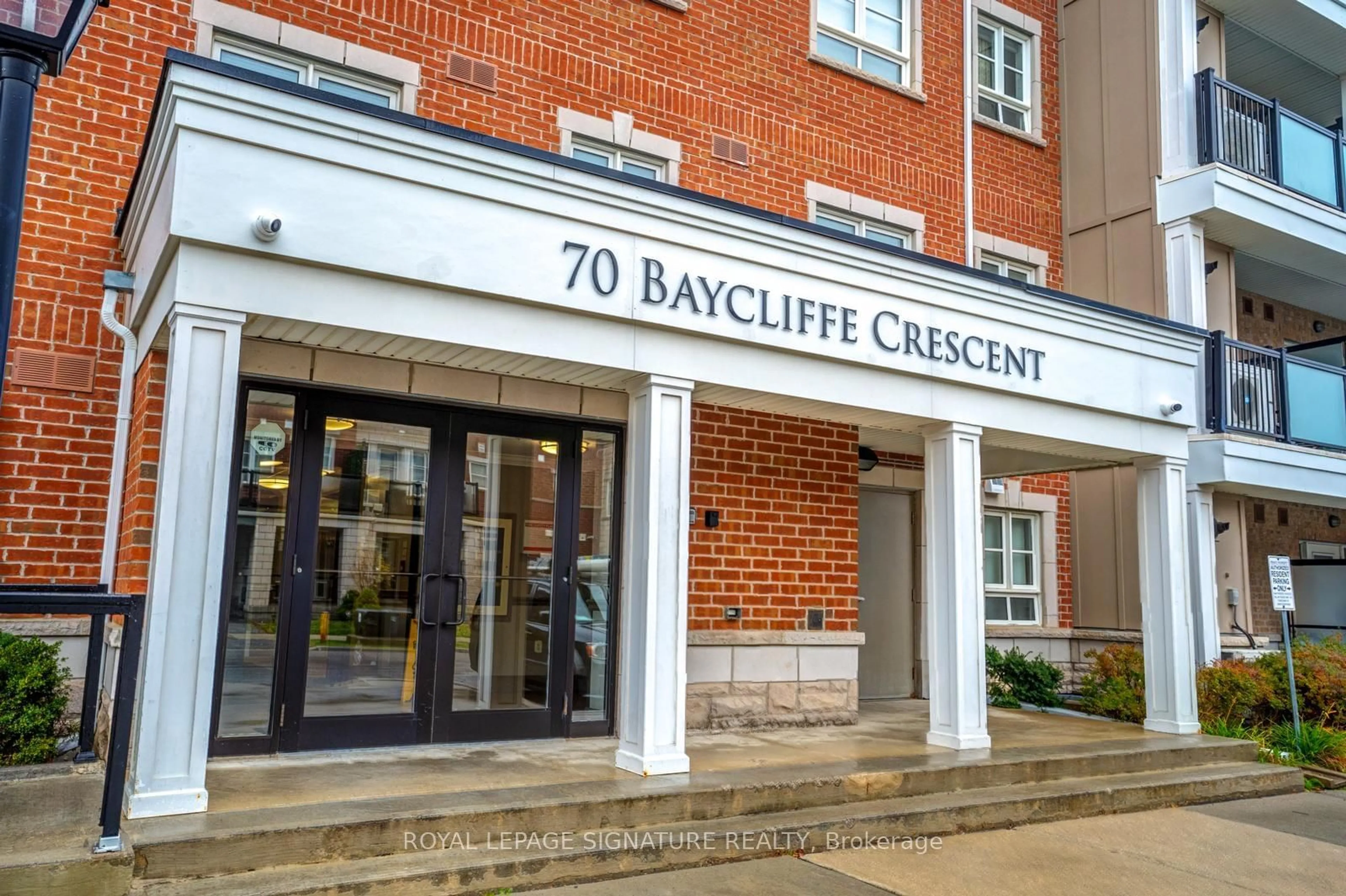 Indoor foyer for 70 Baycliffe Cres #308, Brampton Ontario L7A 0Z5