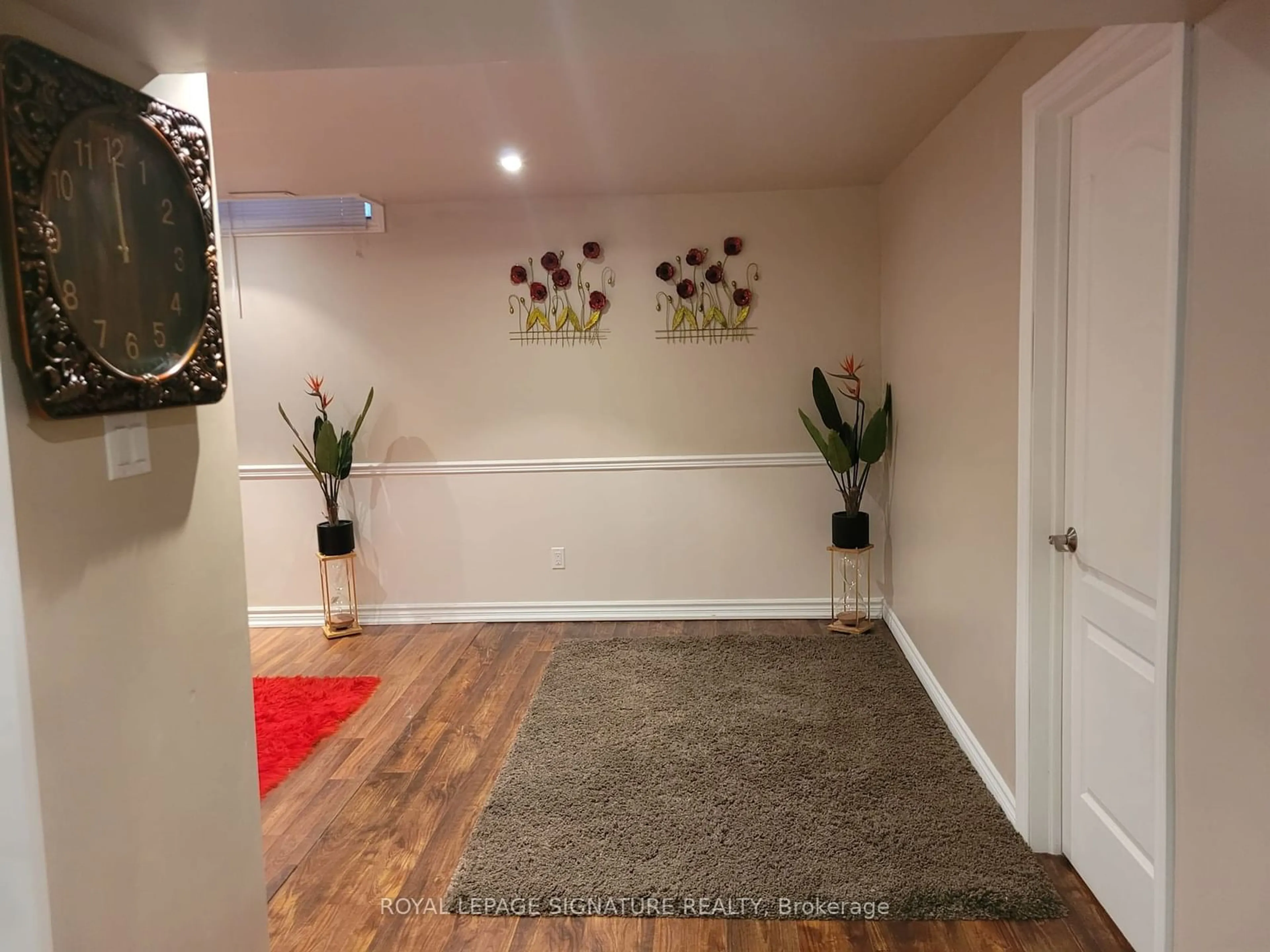 Indoor entryway, wood floors for 35 Lawndale Cres, Brampton Ontario L6S 3L3