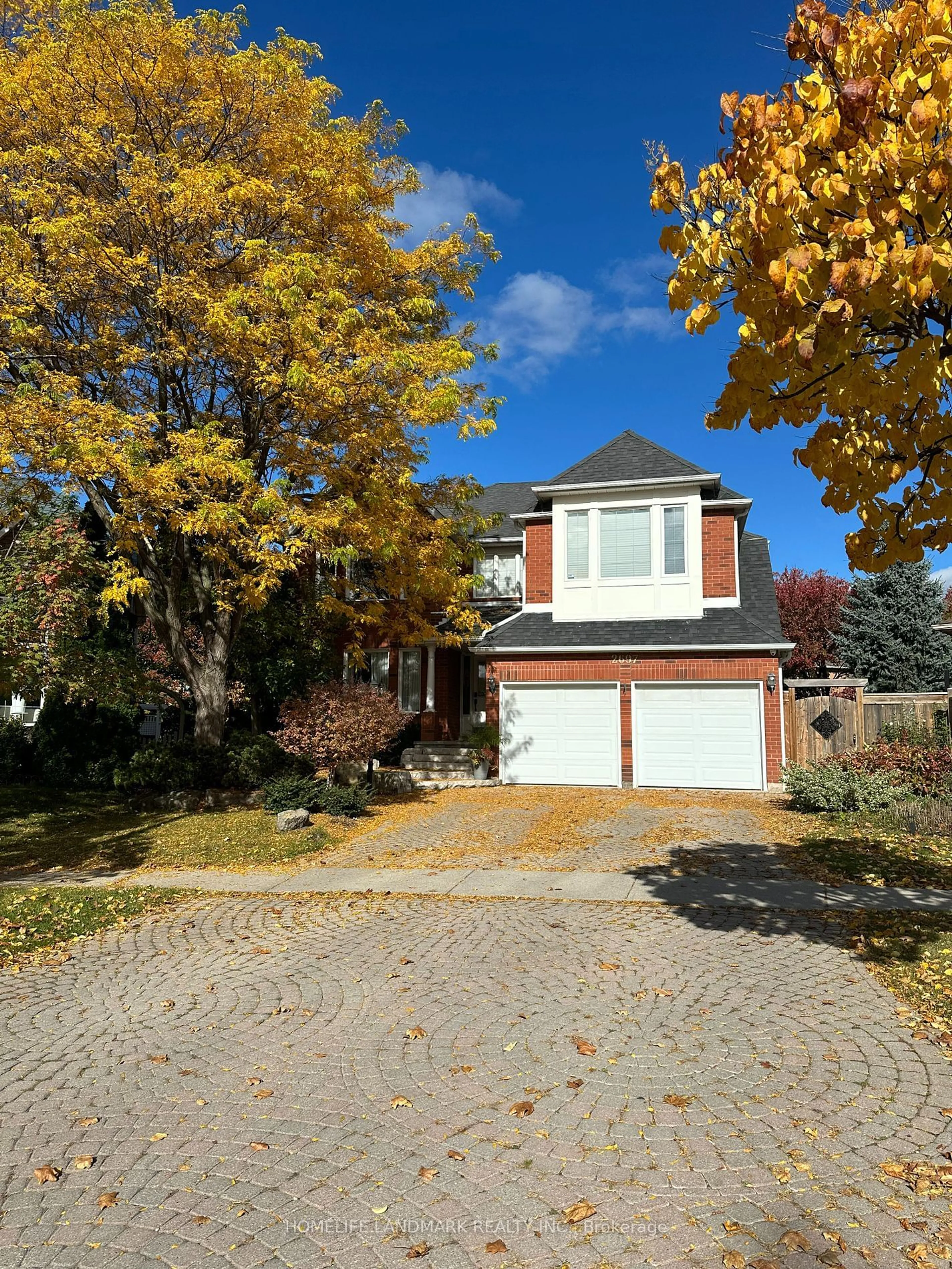 Home with brick exterior material for 2697 Quail's Run, Mississauga Ontario L5M 5K3