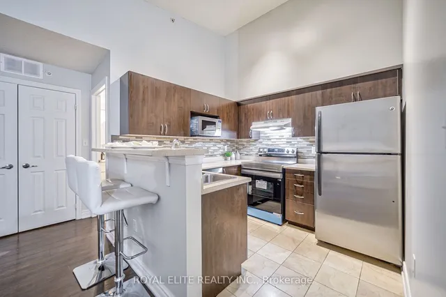 Additional property image - 1350 Main St Unit 406