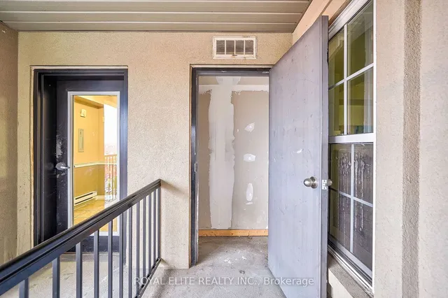 Additional property image - 1350 Main St Unit 406