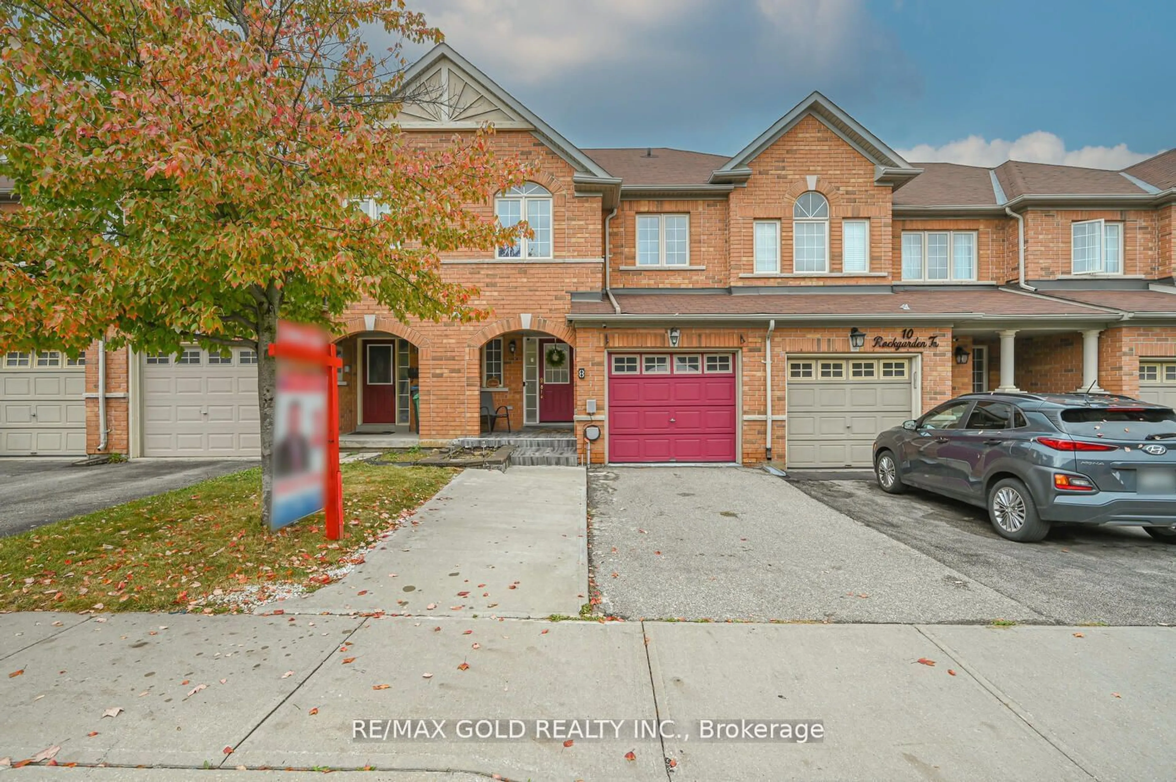 A pic from exterior of the house or condo, the street view for 8 Rockgarden Tr, Brampton Ontario L6R 3M9