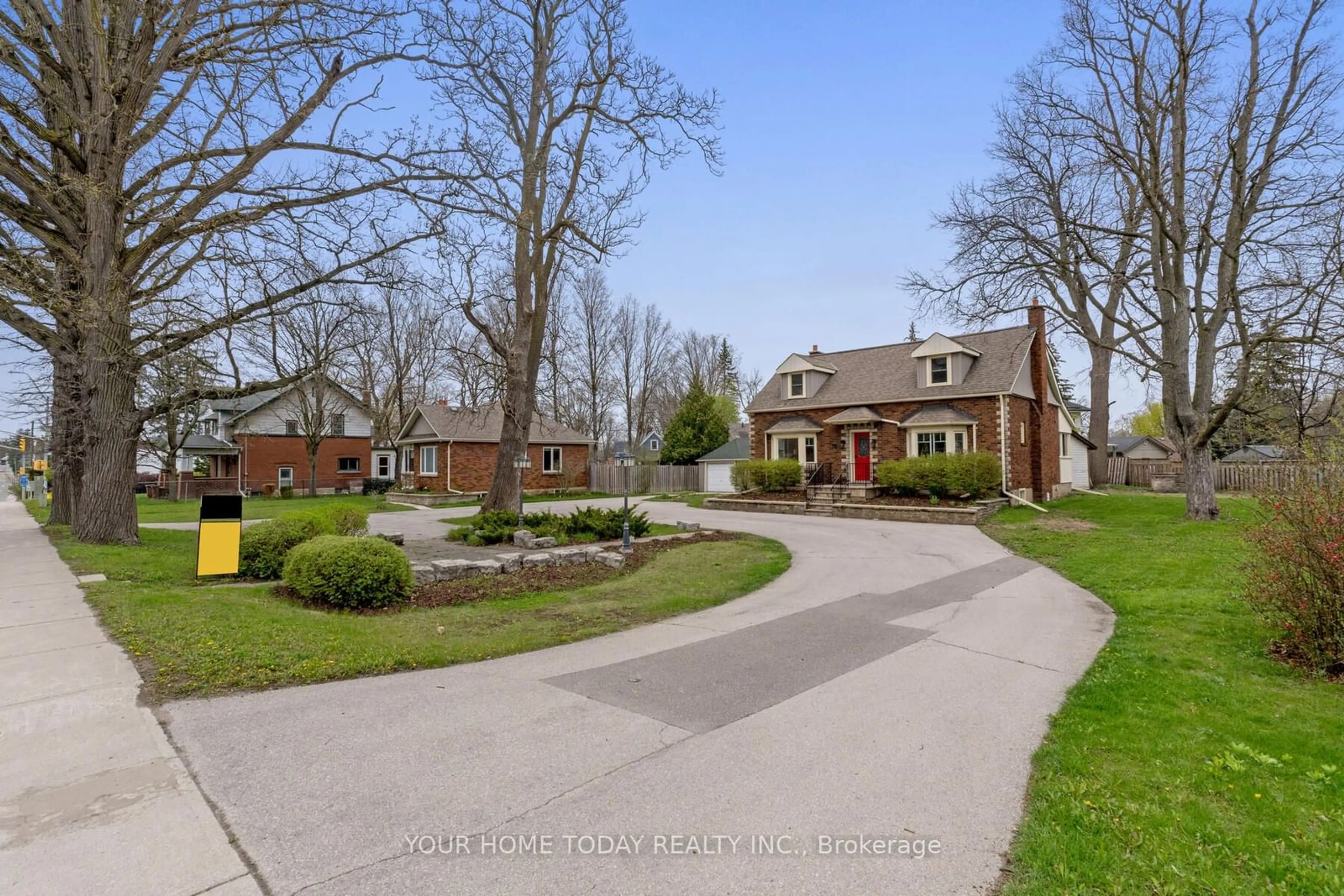 A pic from exterior of the house or condo, the street view for 75 Guelph St, Halton Hills Ontario L7G 3Z8