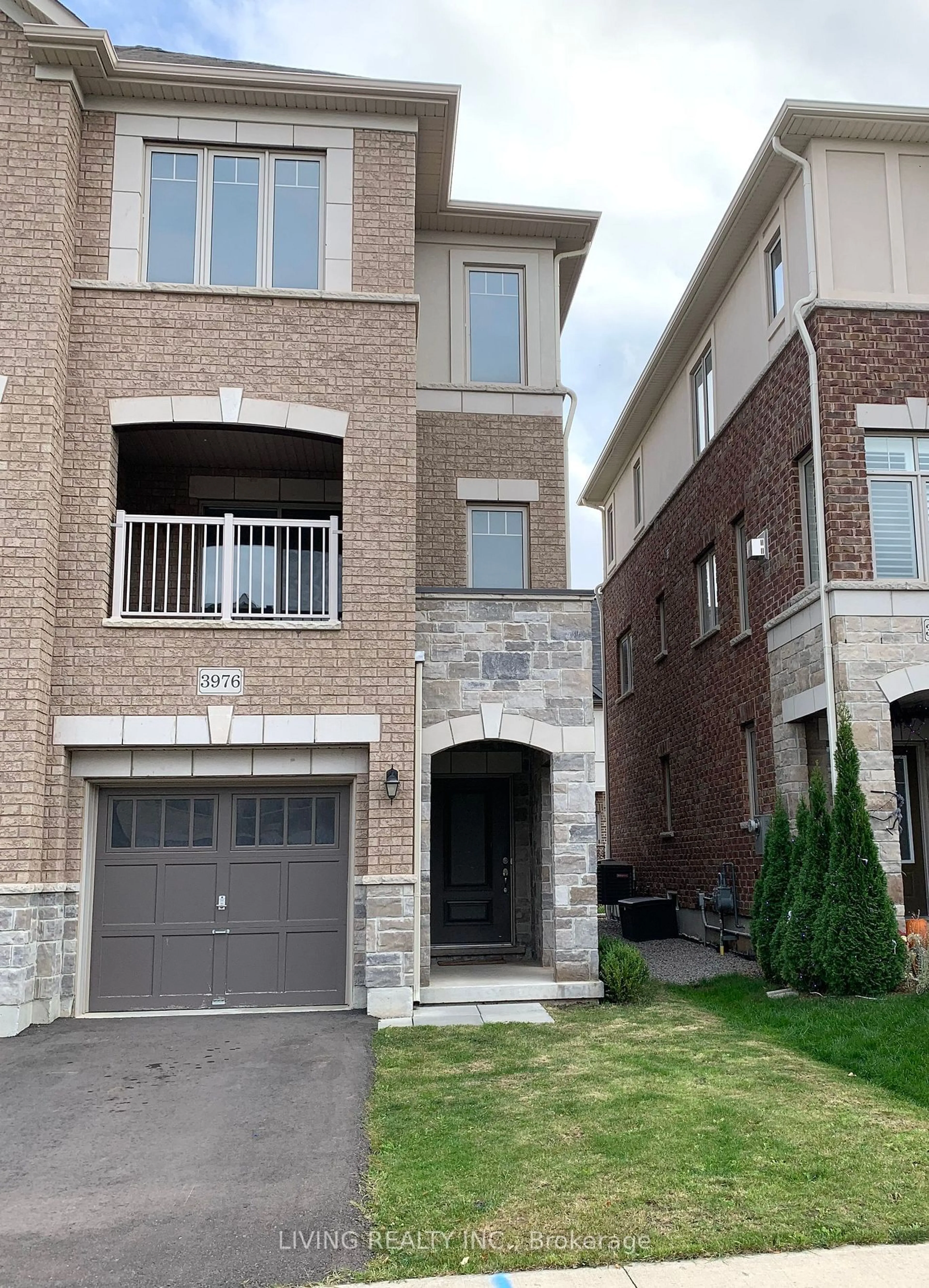 Home with brick exterior material for 3976 Thomas Alton Blvd, Burlington Ontario L7M 2A4