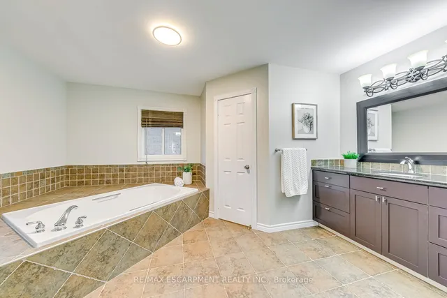 Additional property image - 435 March Cres