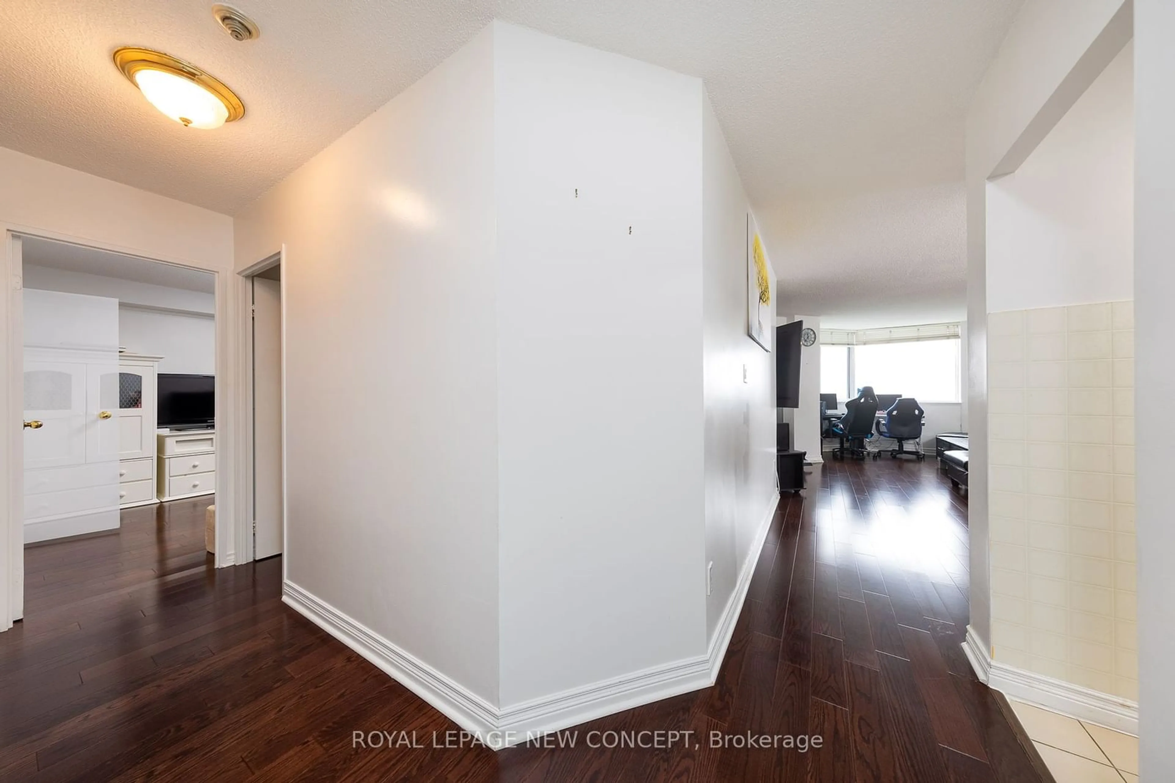 Indoor entryway, wood floors for 234 ALBION Rd #1901, Toronto Ontario M9W 6A5