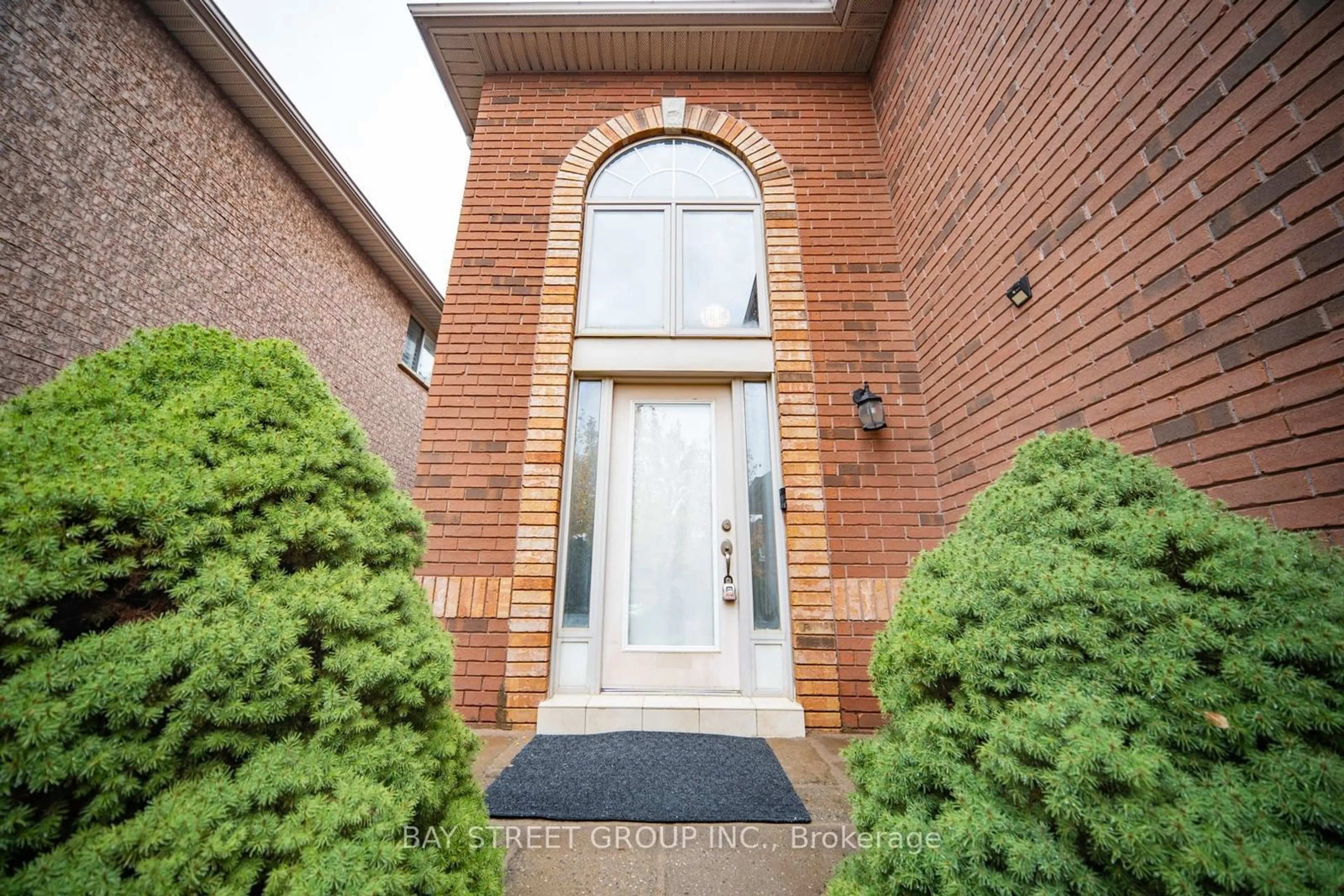 Home with brick exterior material for 2513 Longridge Cres, Oakville Ontario L6H 6S2