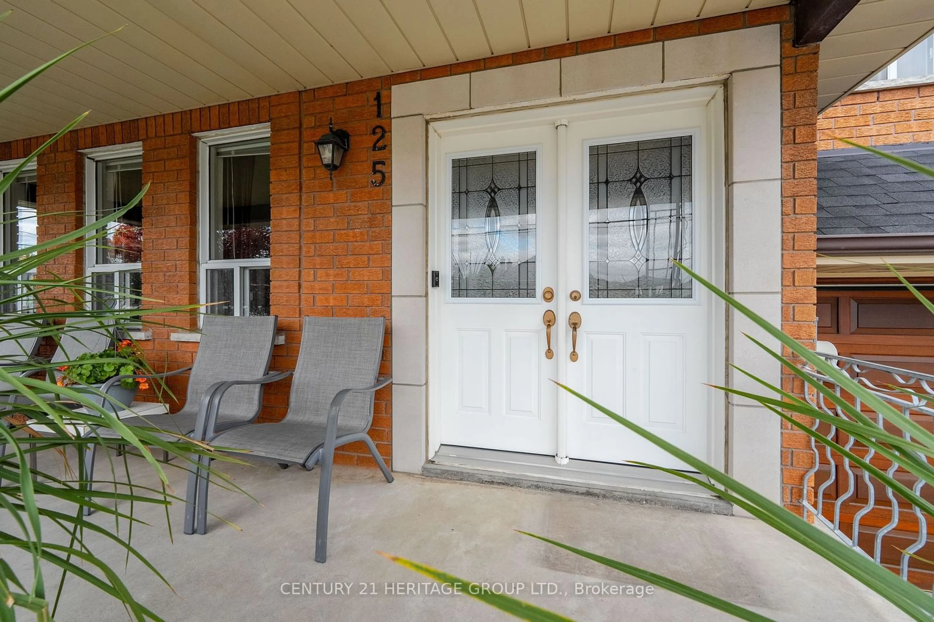 Indoor entryway for 125 Anthony Rd, Toronto Ontario M3K 1B7