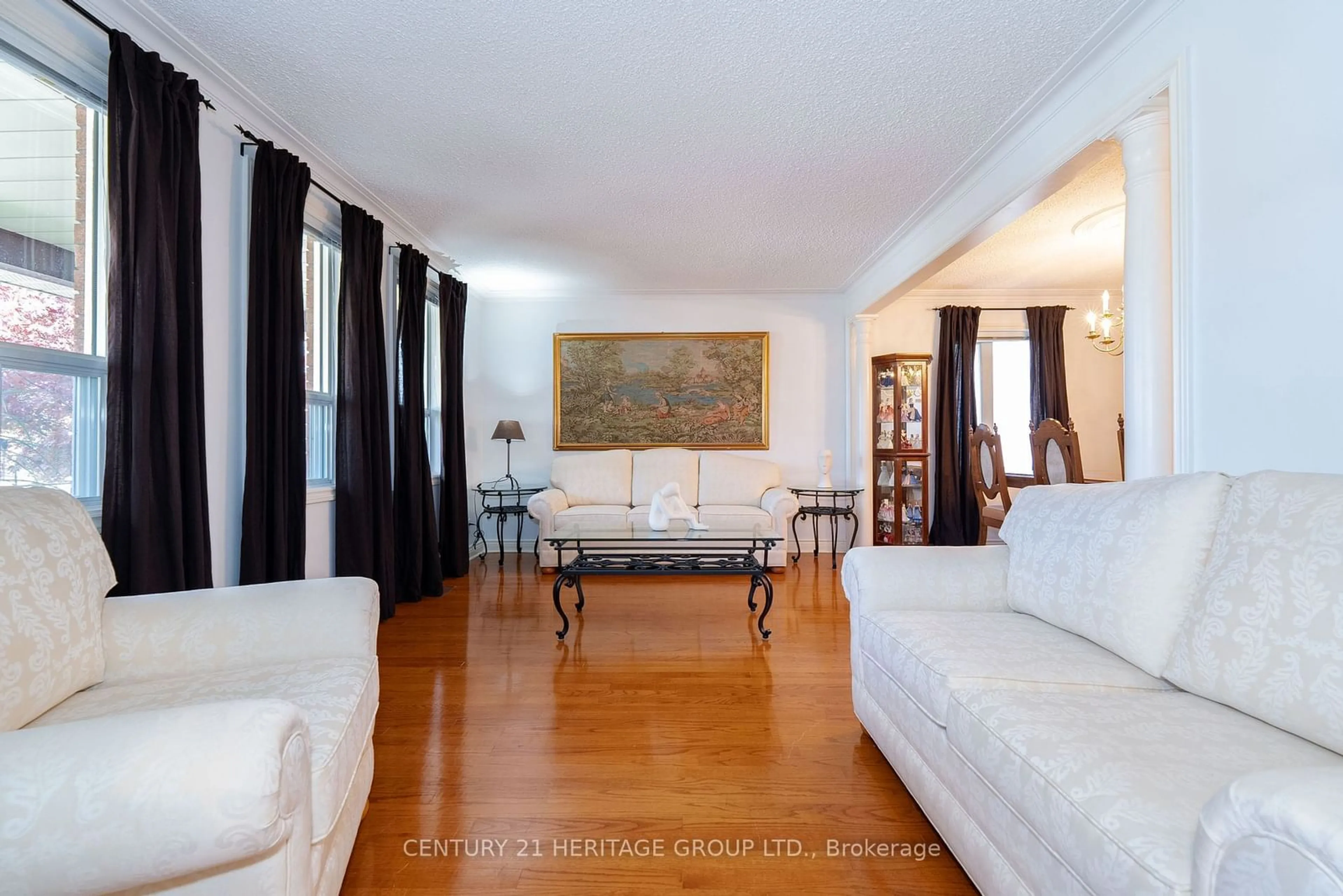 Living room, wood floors for 125 Anthony Rd, Toronto Ontario M3K 1B7