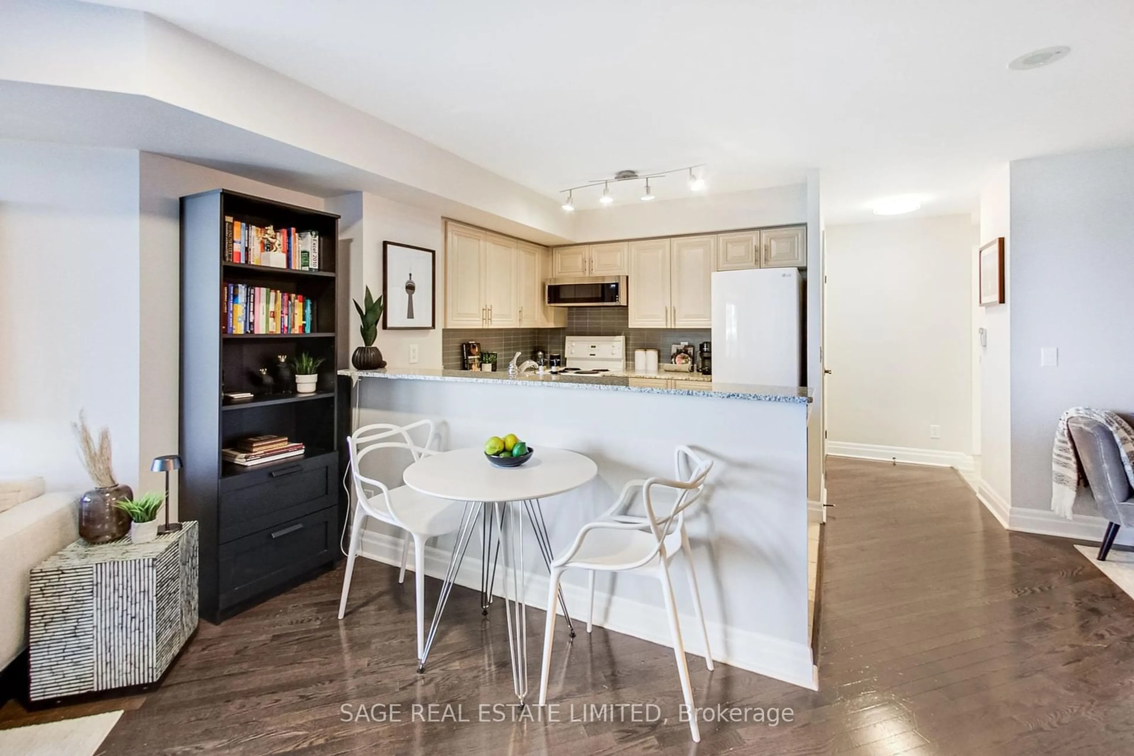 Open concept kitchen for 2121 Lake Shore Blvd #1208, Toronto Ontario M8V 4E9