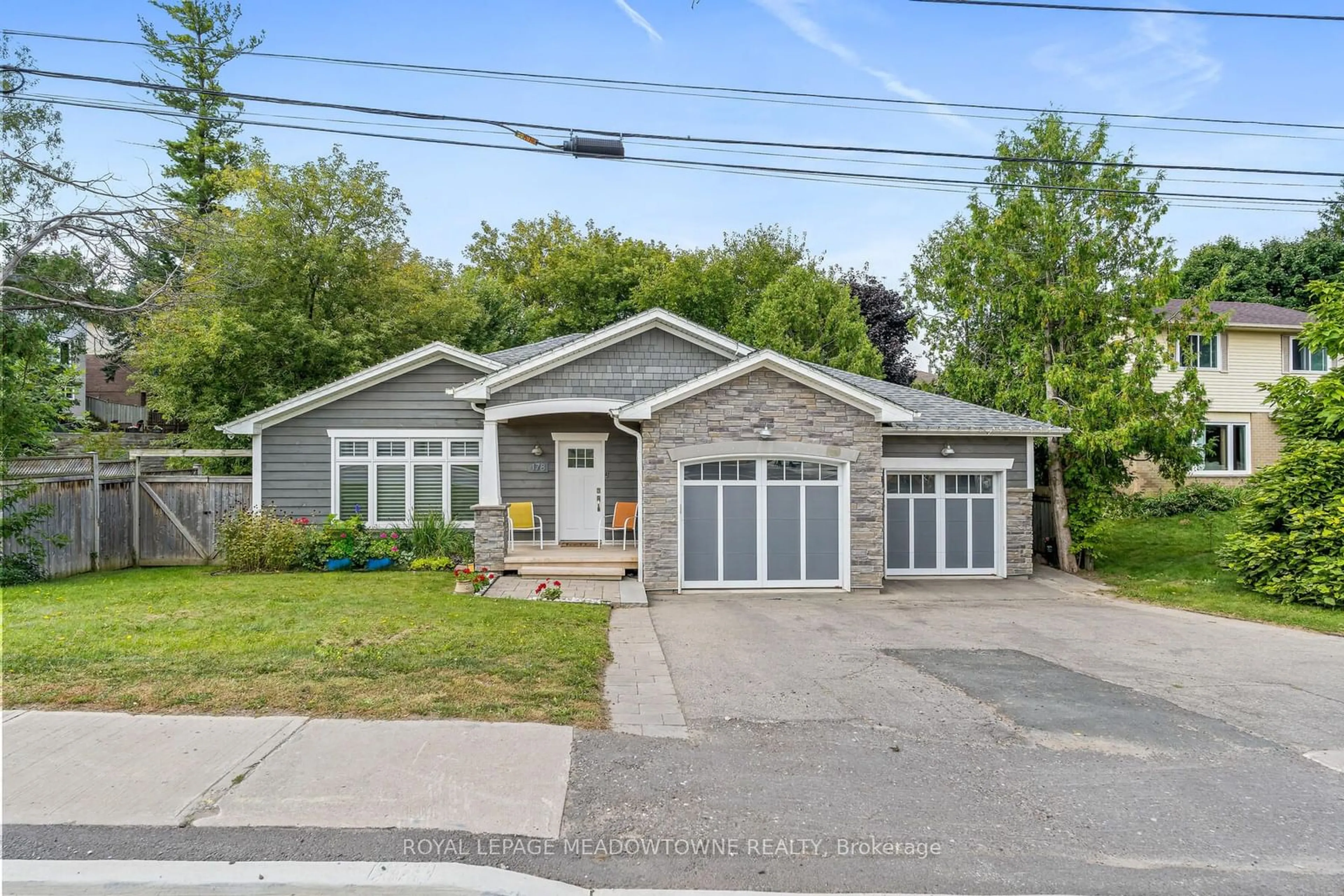 A pic from exterior of the house or condo, the street view for 178 Mountainview Rd, Halton Hills Ontario L7G 3R1