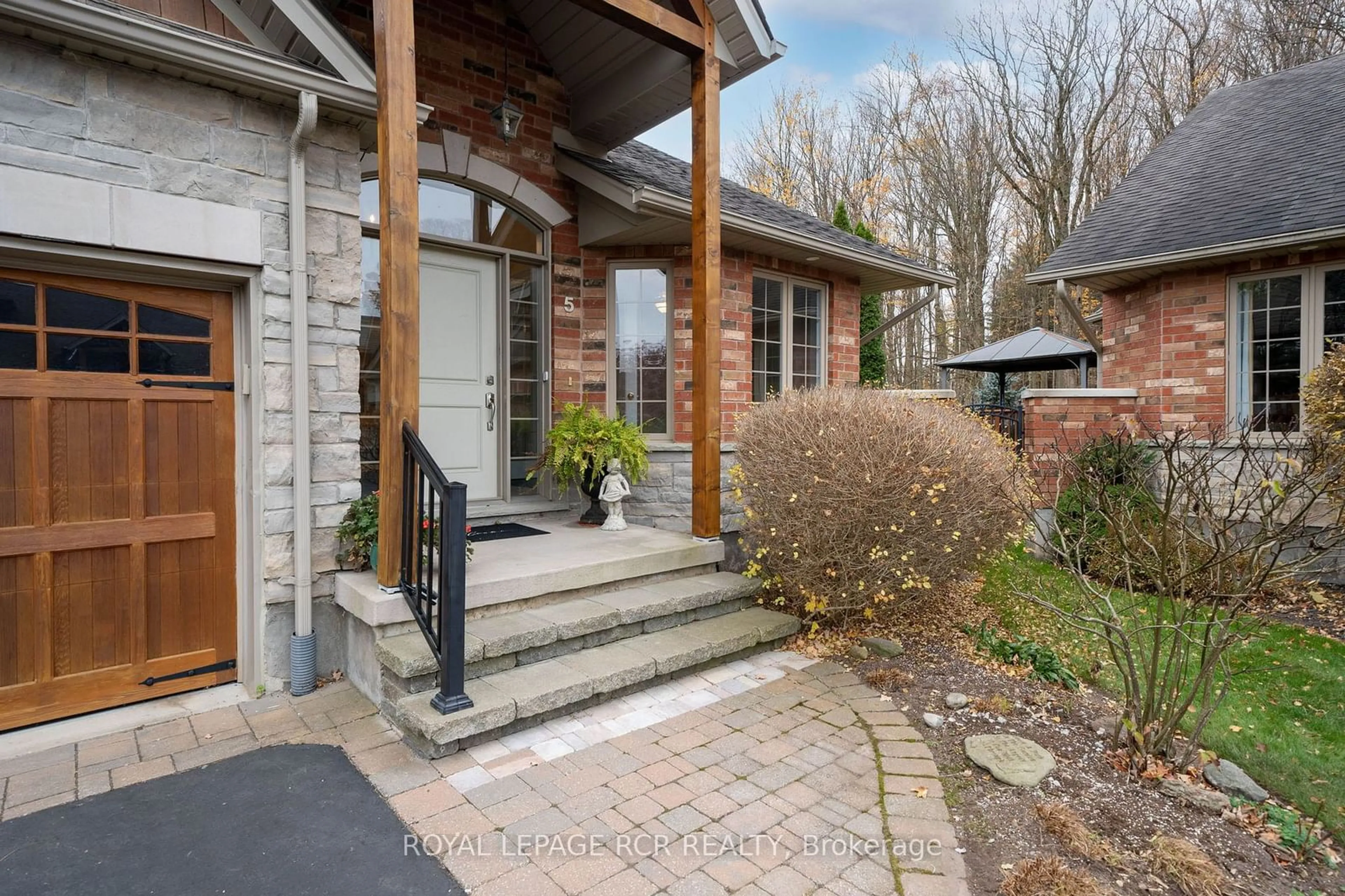 Home with brick exterior material for 19 Reddington Dr #5, Caledon Ontario L7E 4C5