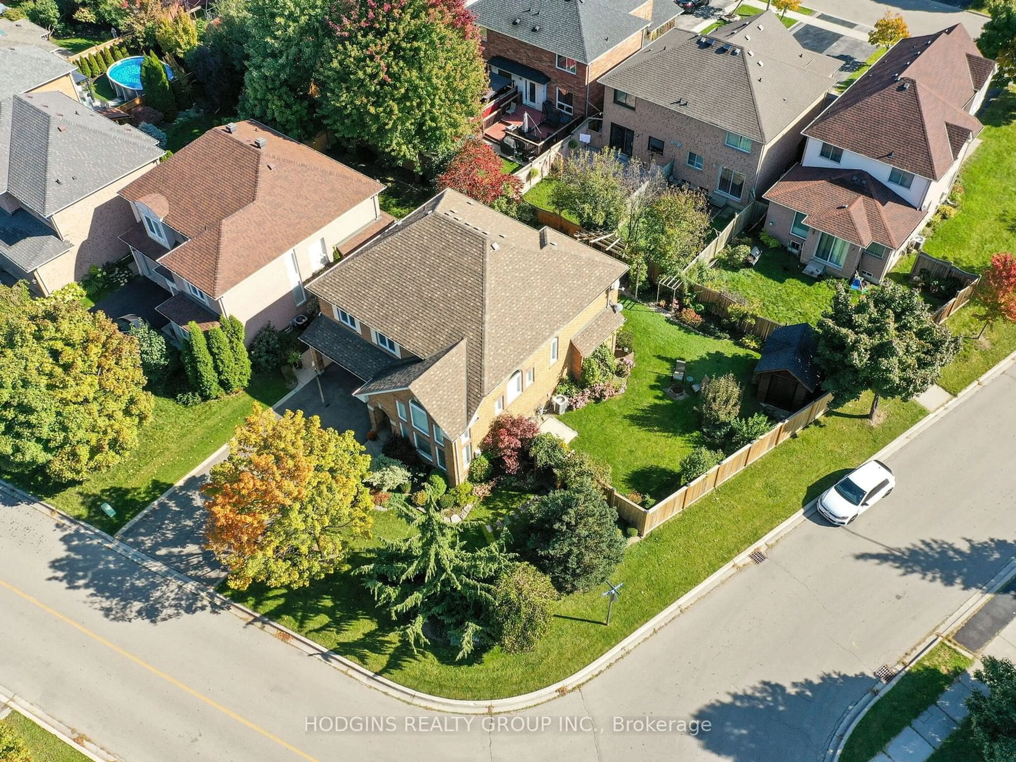 Frontside or backside of a home, the street view for 3621 Forest Bluff Cres, Mississauga Ontario L5N 7W8