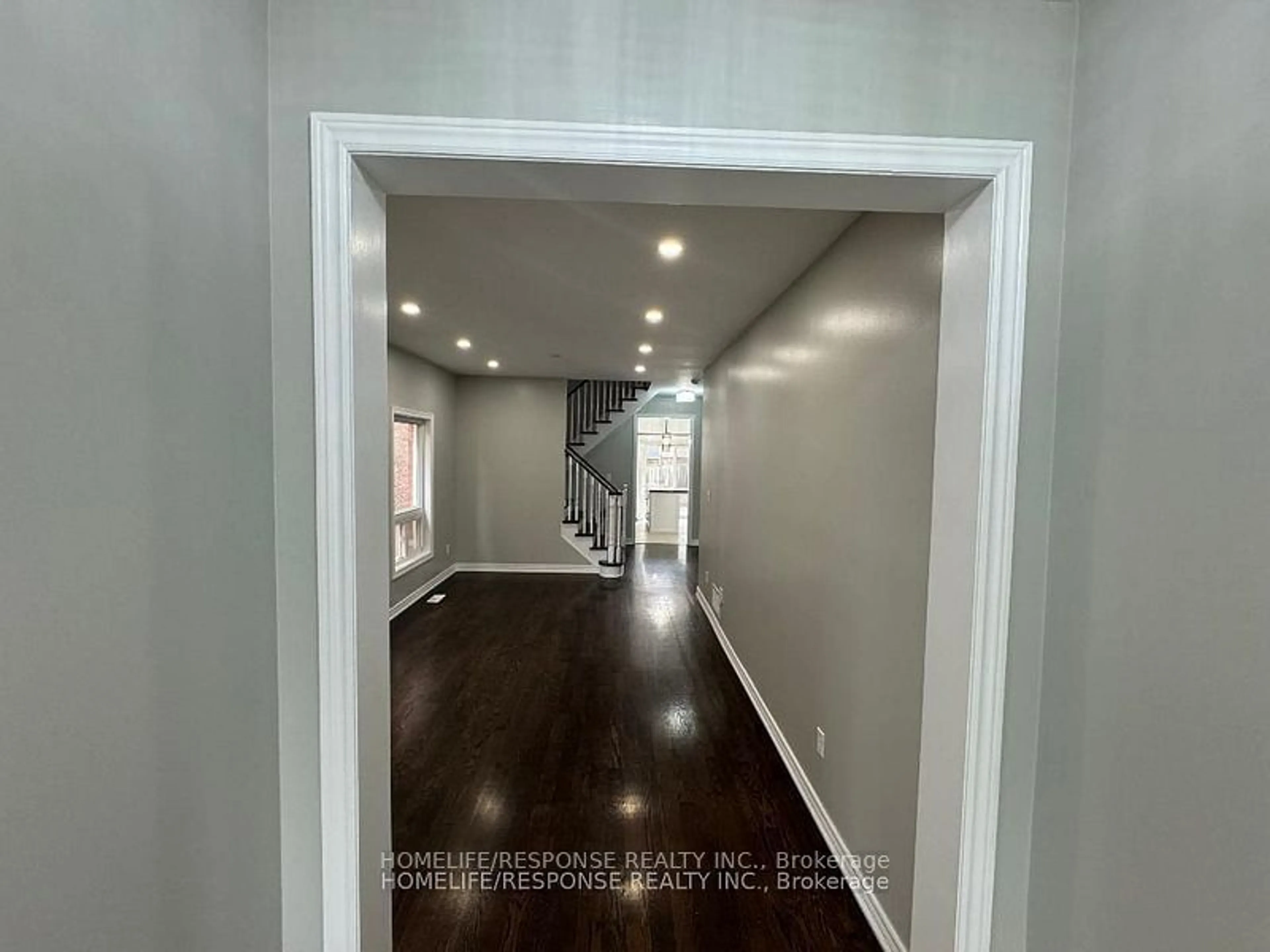 Indoor entryway, wood floors for 1040 EAGER Rd, Milton Ontario L9T 6T1