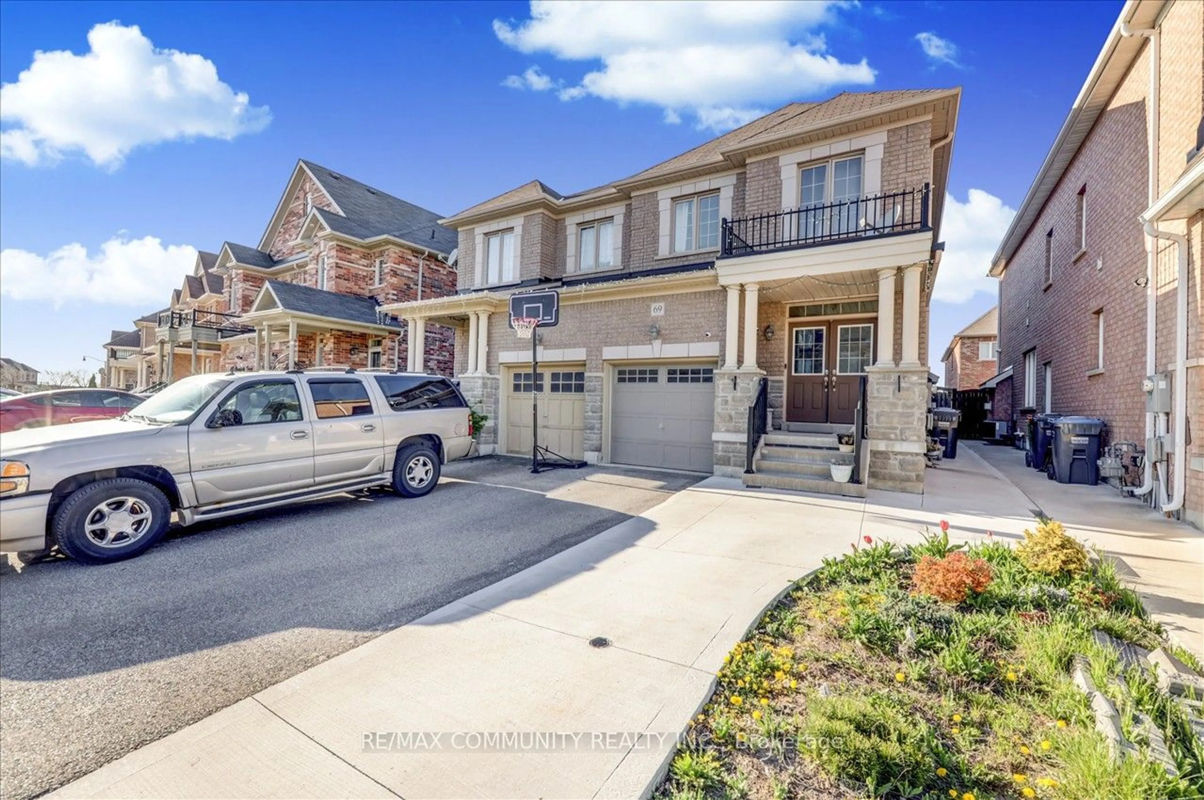 A pic from exterior of the house or condo, the street view for 69 Clearfield Dr, Brampton Ontario L6P 3J4