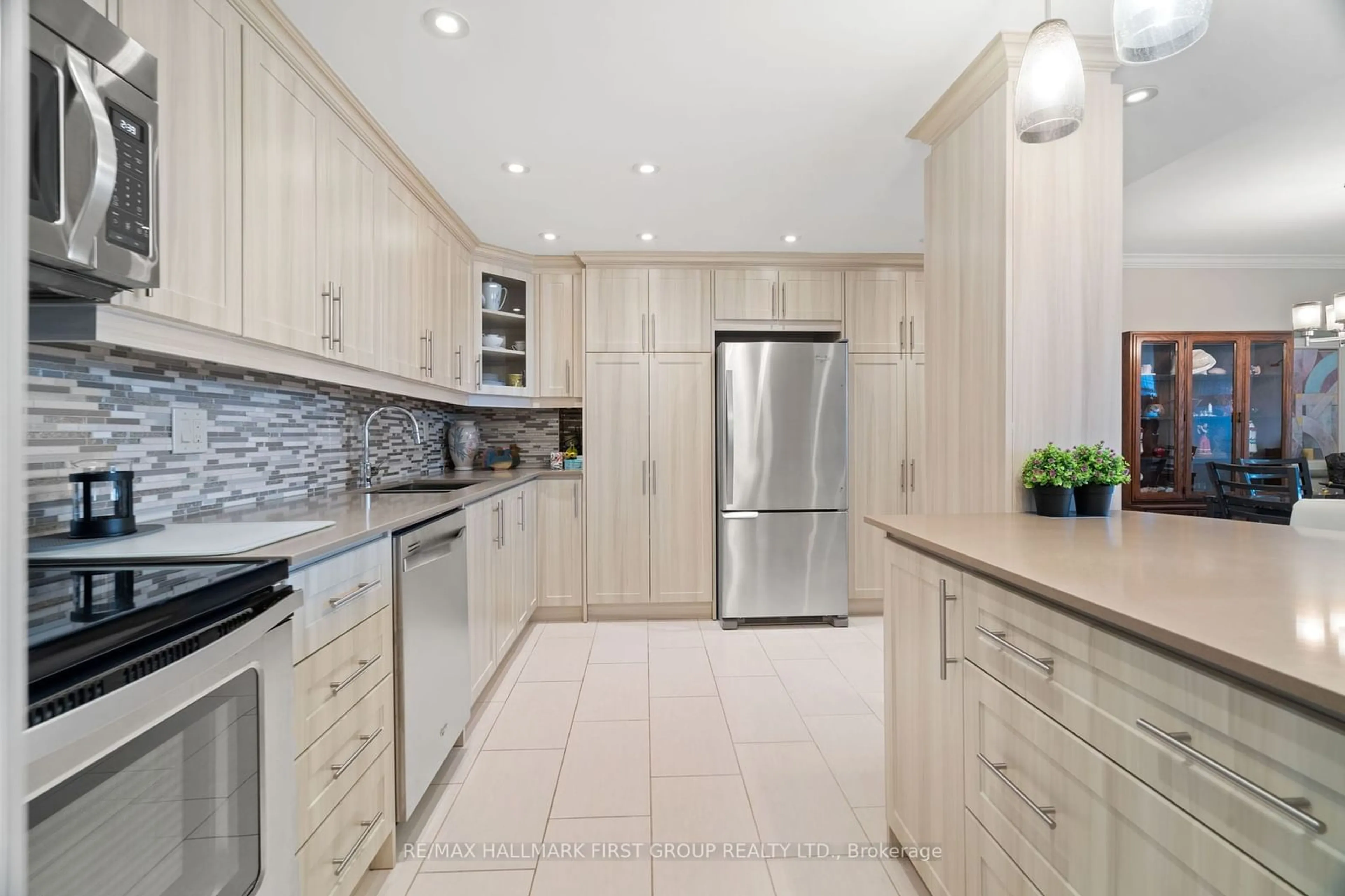 Contemporary kitchen, wood floors, cottage for 362 The East Mall #1806, Toronto Ontario M9B 6C4