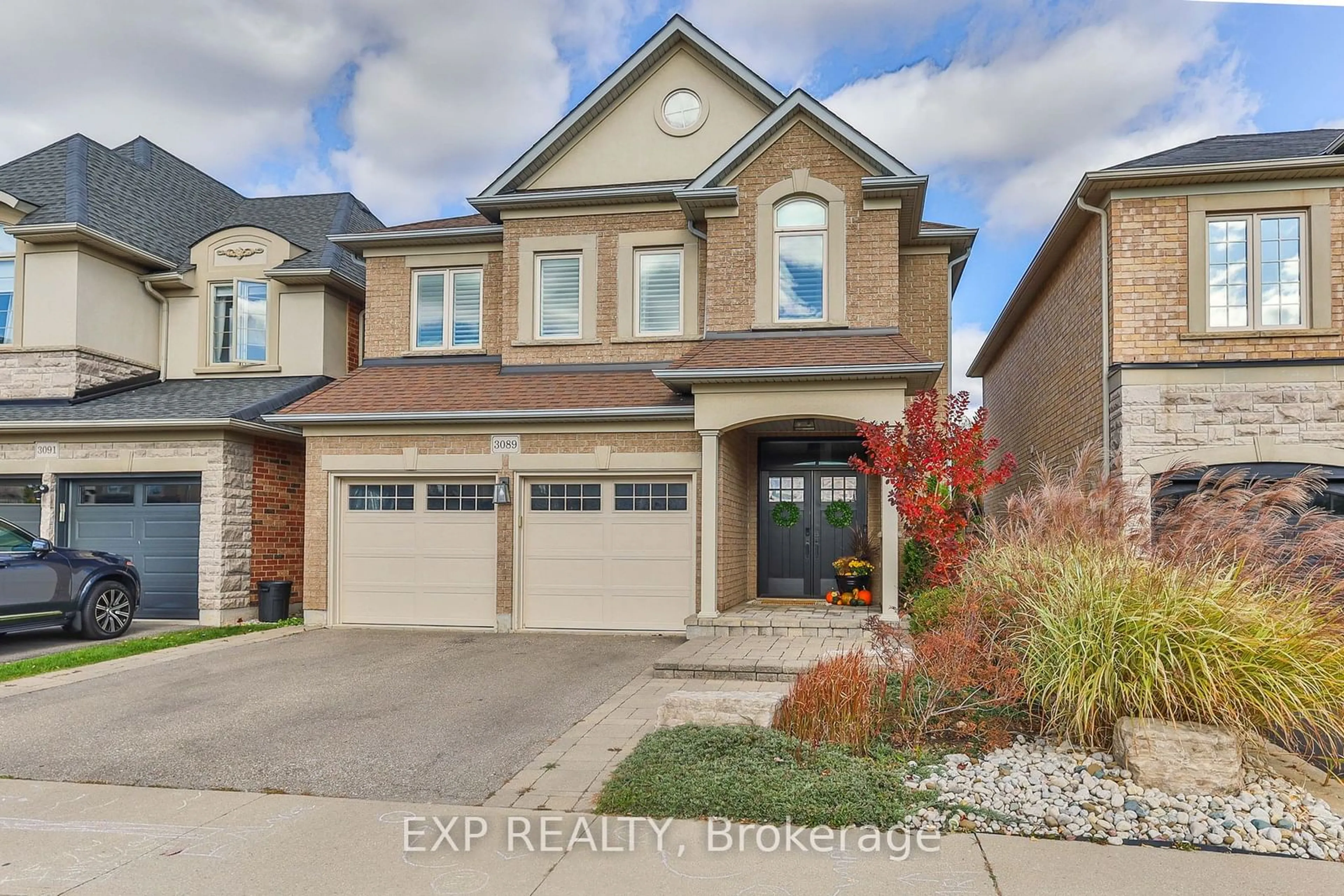 Frontside or backside of a home, the street view for 3089 Ferguson Dr, Burlington Ontario L7M 0G6