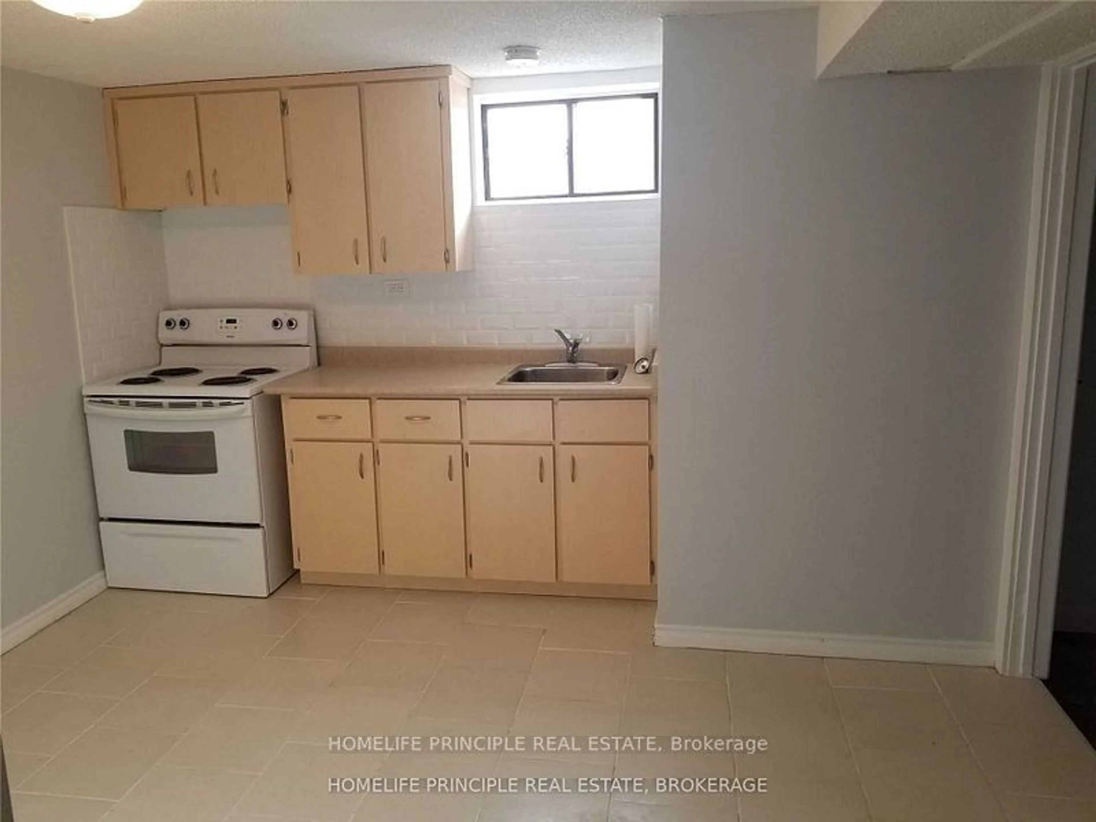 Standard kitchen, unknown floor, cottage for 1608 Weston Rd, Toronto Ontario M9N 1T9