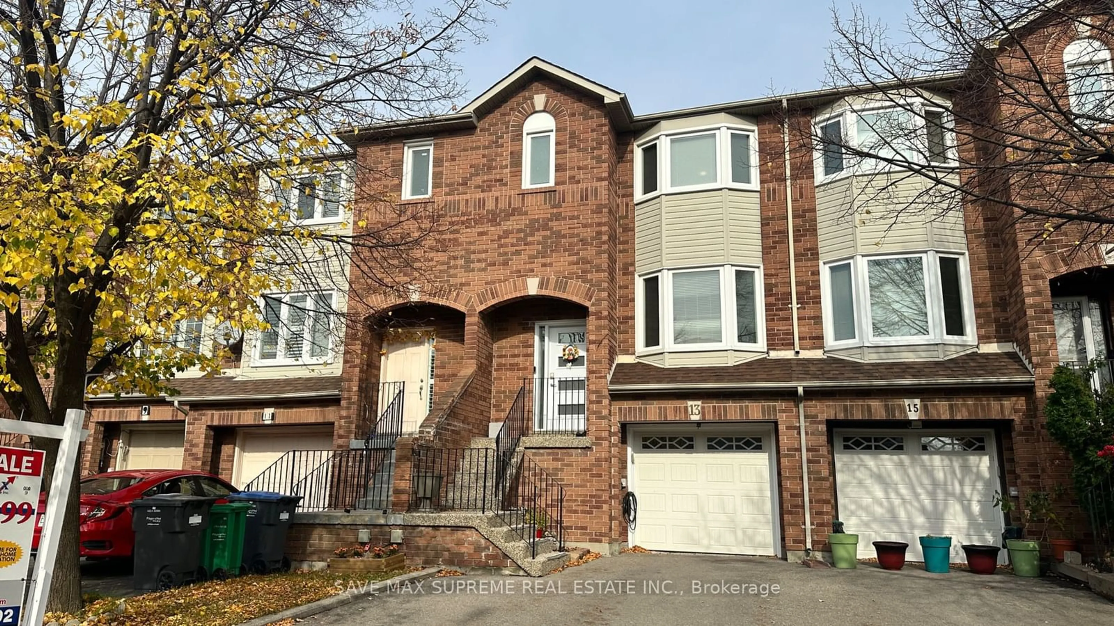 A pic from exterior of the house or condo, the street view for 13 Dino Crt, Brampton Ontario L6Y 4X6