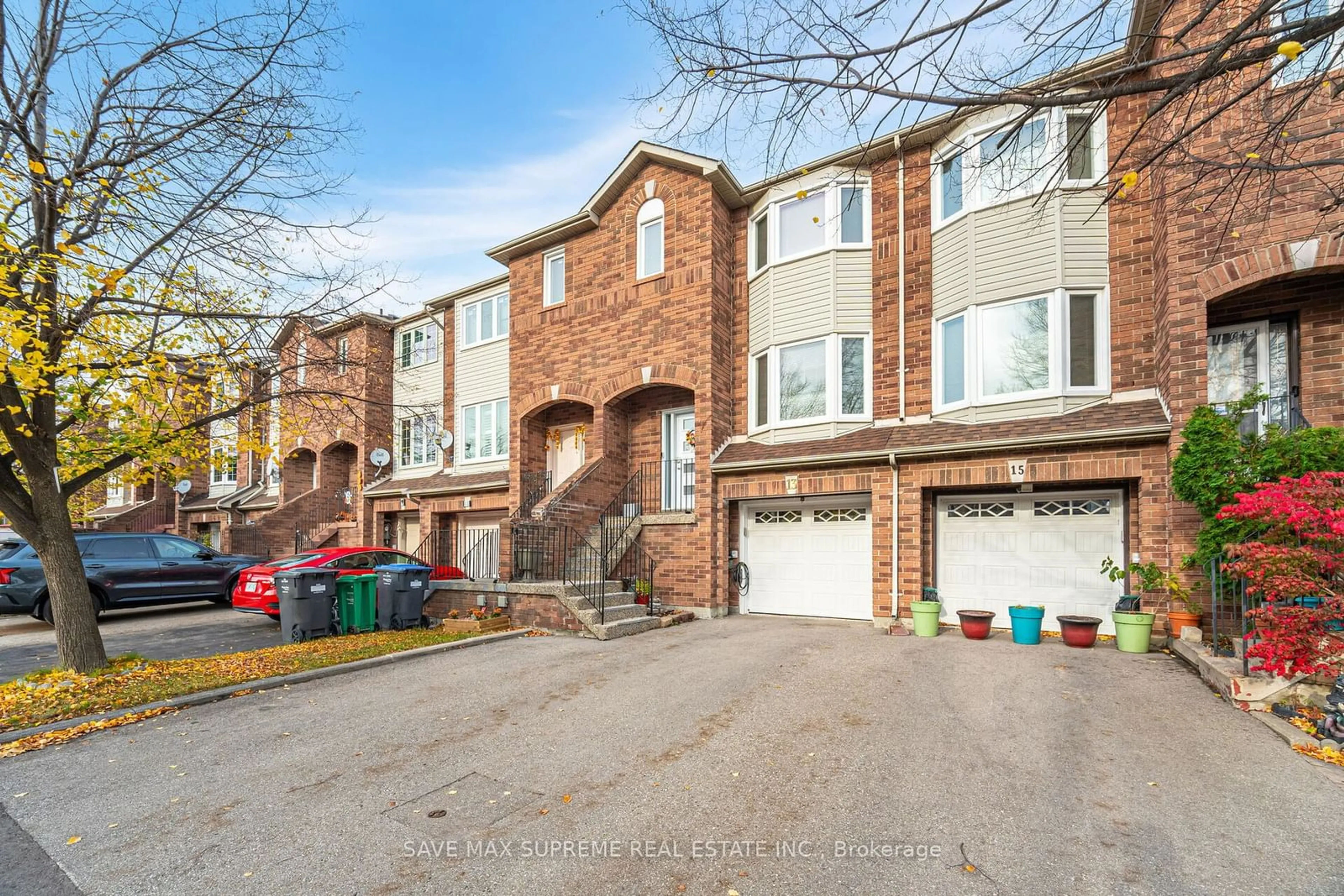 A pic from exterior of the house or condo, the street view for 13 Dino Crt, Brampton Ontario L6Y 4X6