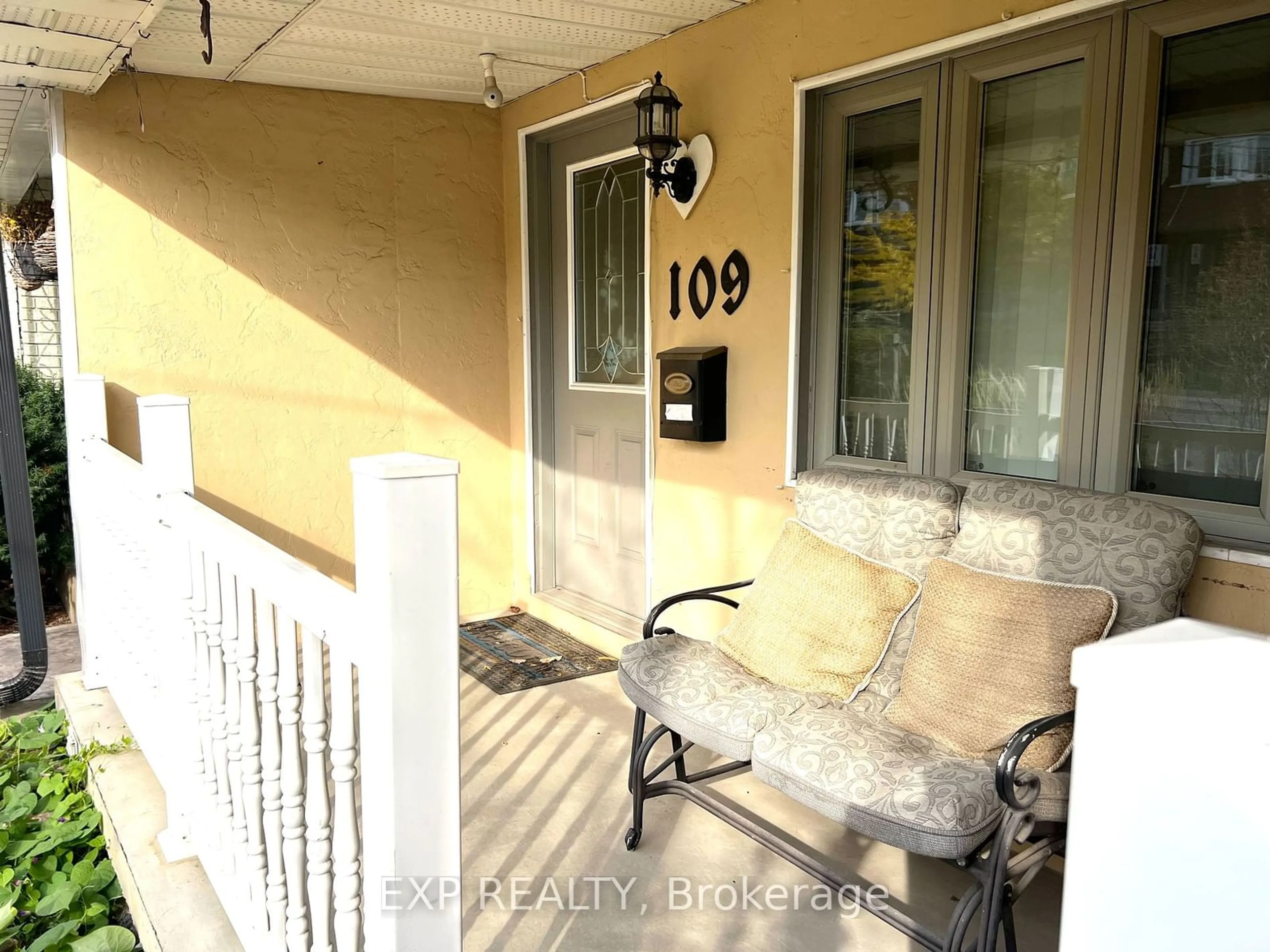 Balcony in the apartment, cottage for 109 Sellers Ave, Toronto Ontario M6E 3T7